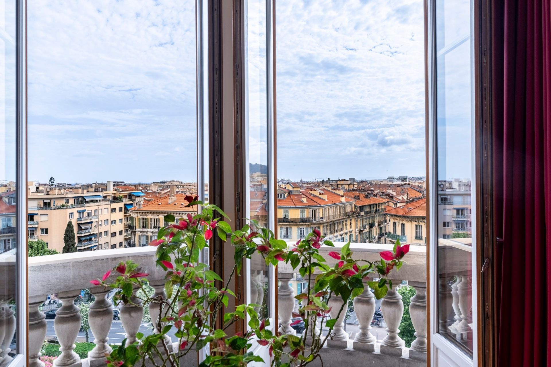 apartment 6 Rooms for sale on NICE (06000)