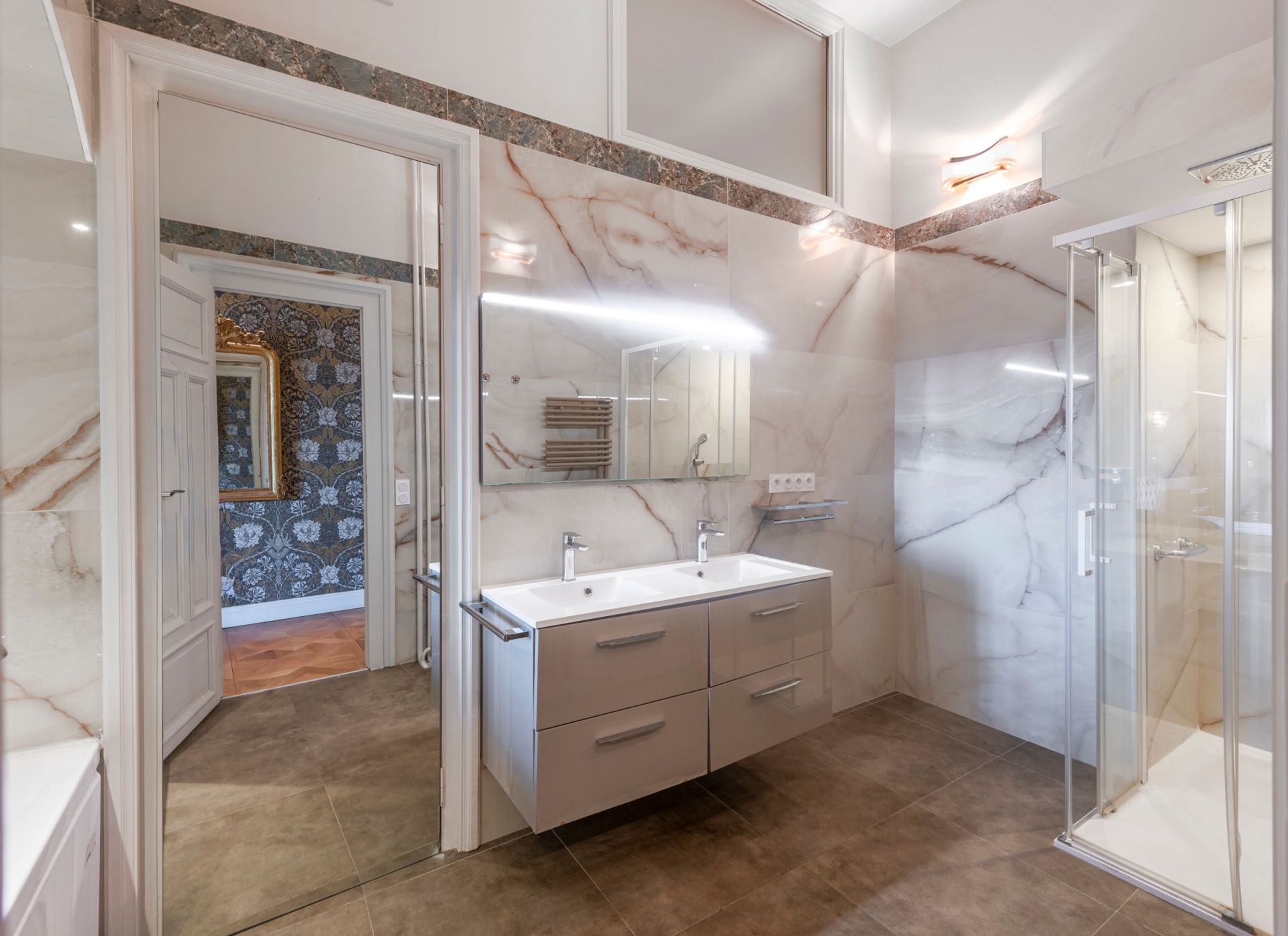 apartment 6 Rooms for sale on NICE (06000)