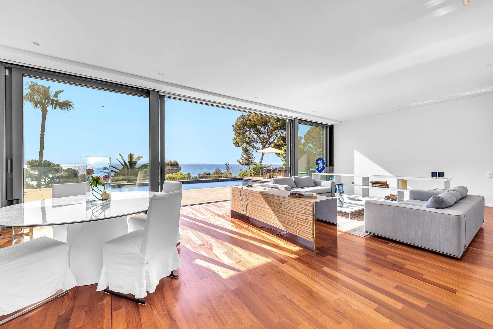 contemporary house 7 Rooms for sale on EZE (06360)