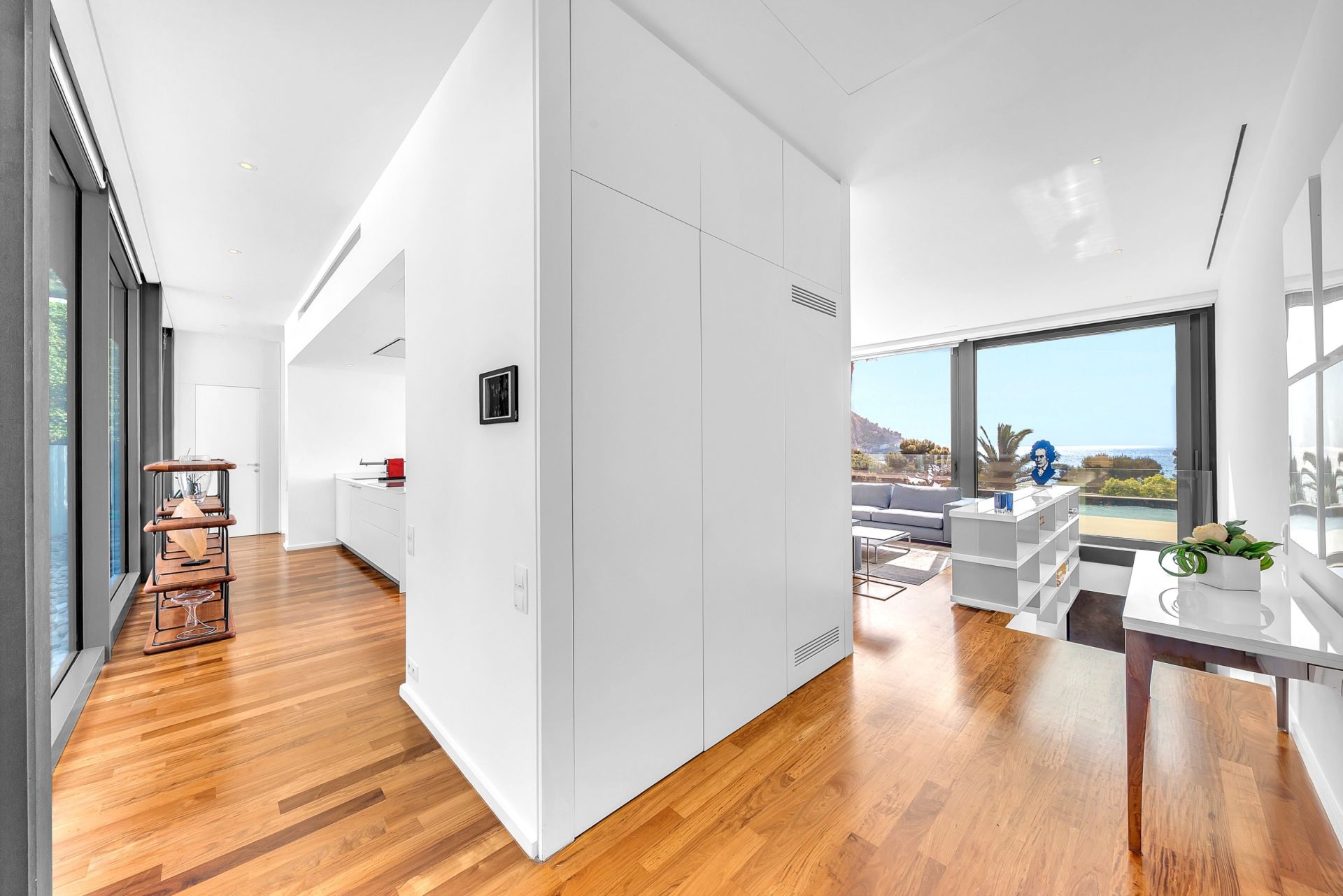 contemporary house 7 Rooms for sale on EZE (06360)