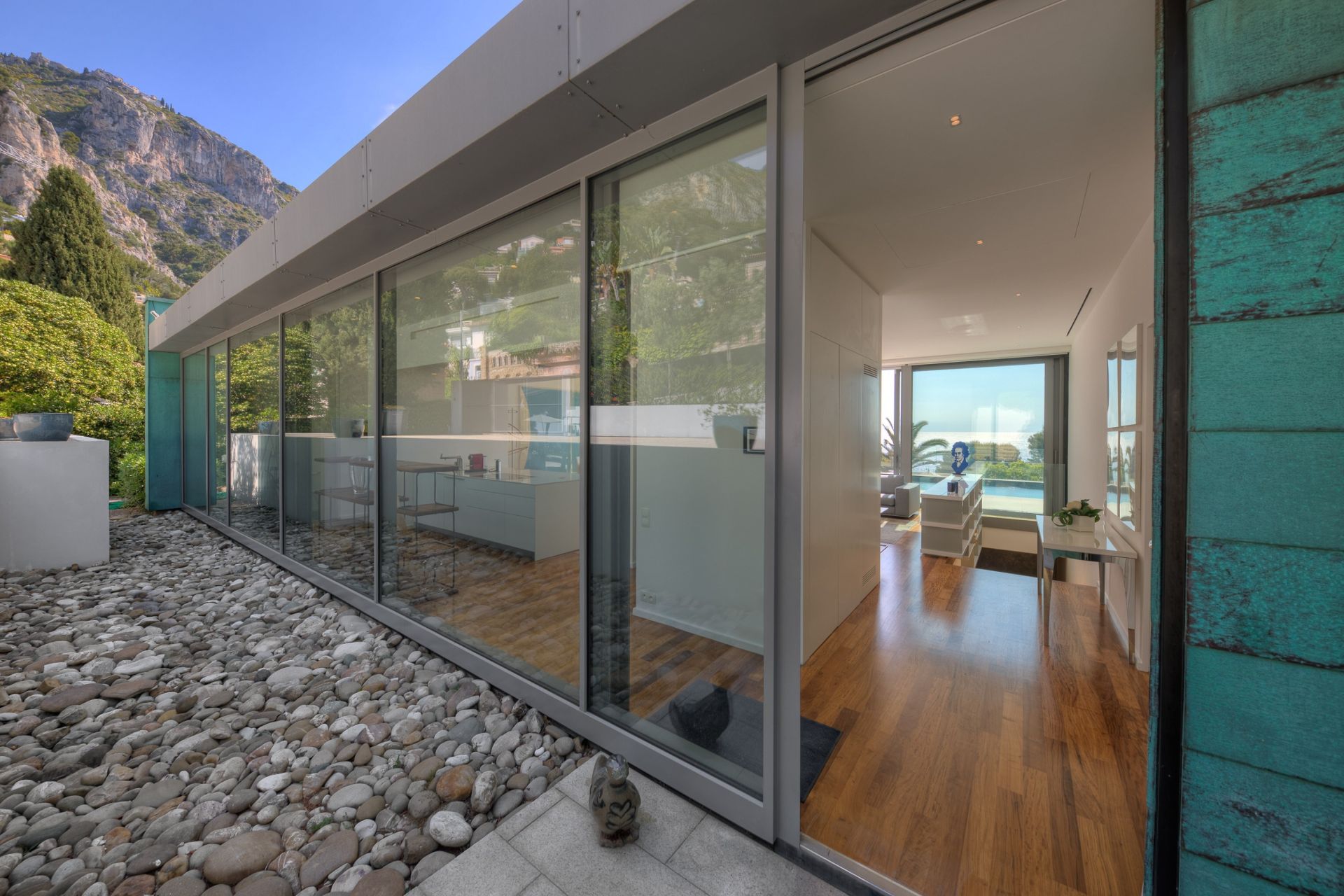 contemporary house 7 Rooms for sale on EZE (06360)