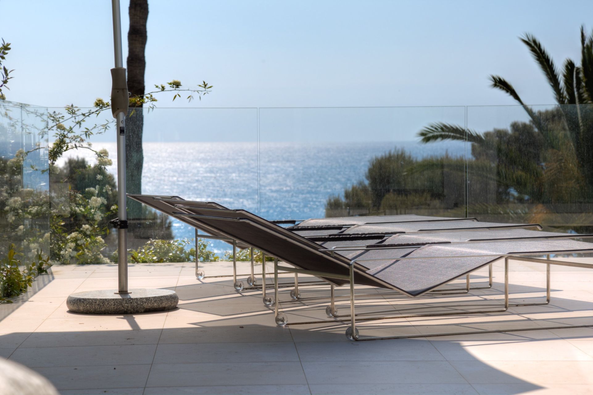 contemporary house 7 Rooms for sale on EZE (06360)