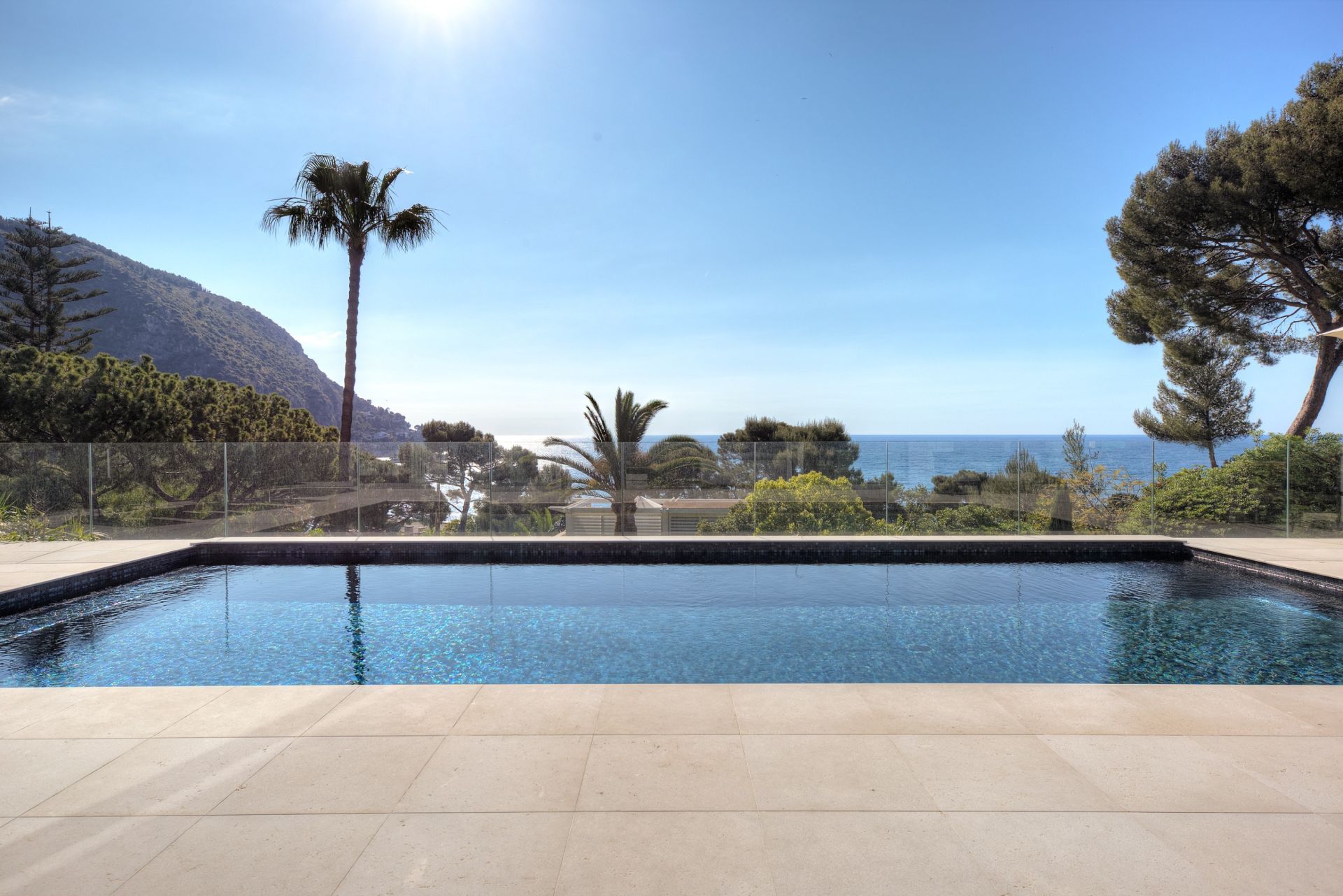 contemporary house 7 Rooms for sale on EZE (06360)