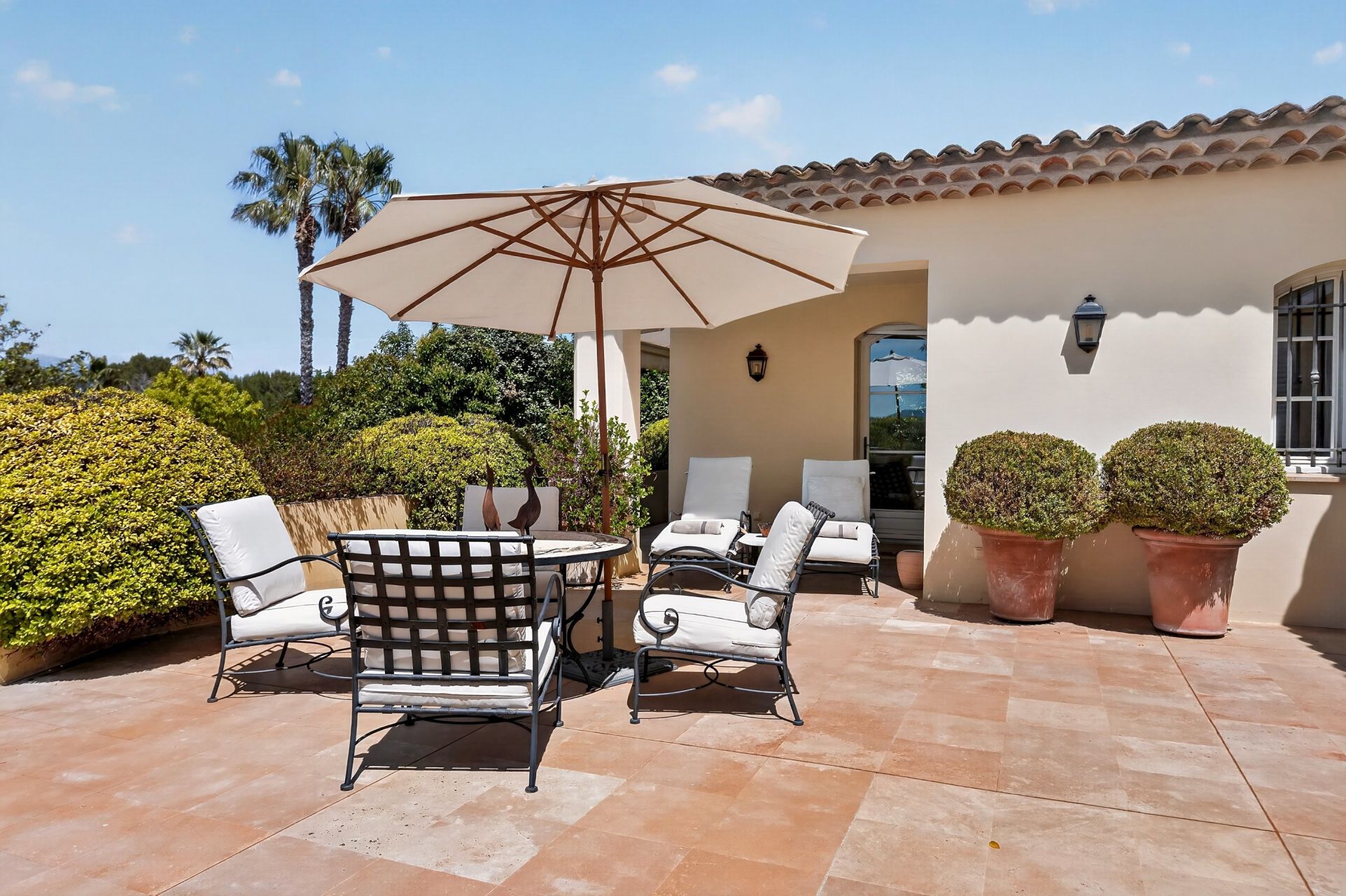 villa 7 Rooms for sale on MOUGINS (06250)
