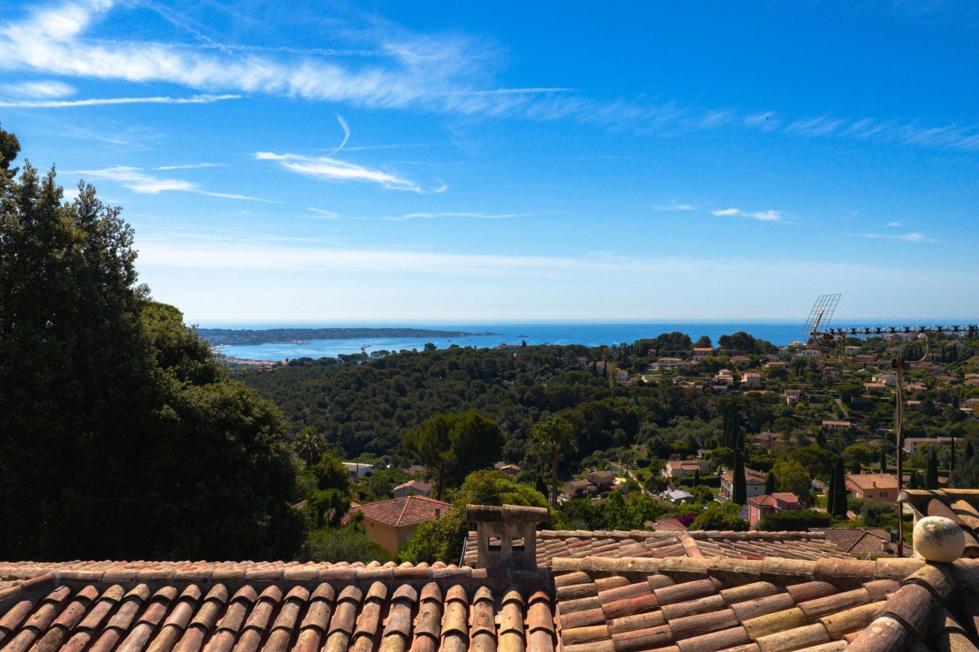 villa 6 Pièces en vente sur VALLAURIS (06220)