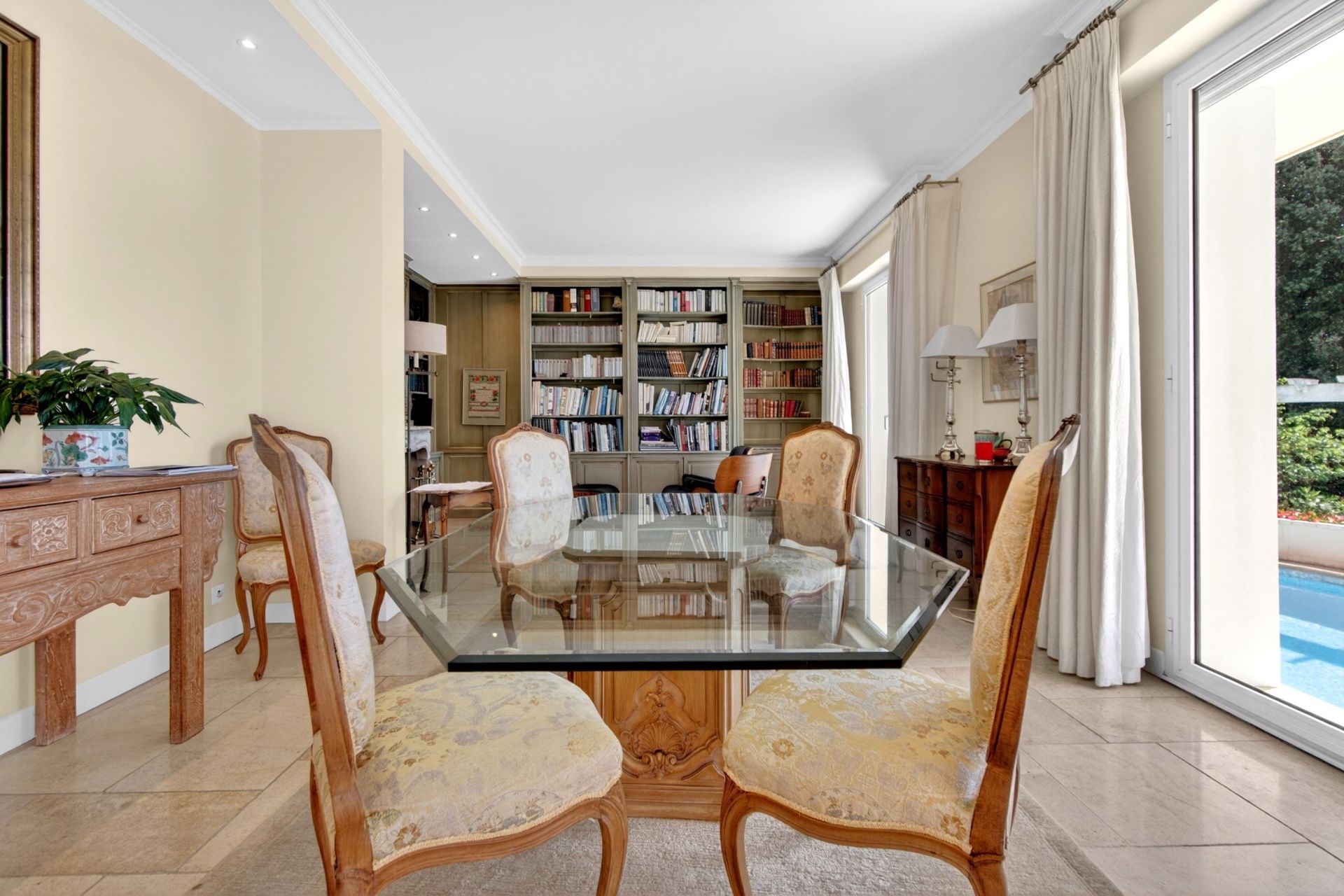 villa 6 Pièces en vente sur VALLAURIS (06220)