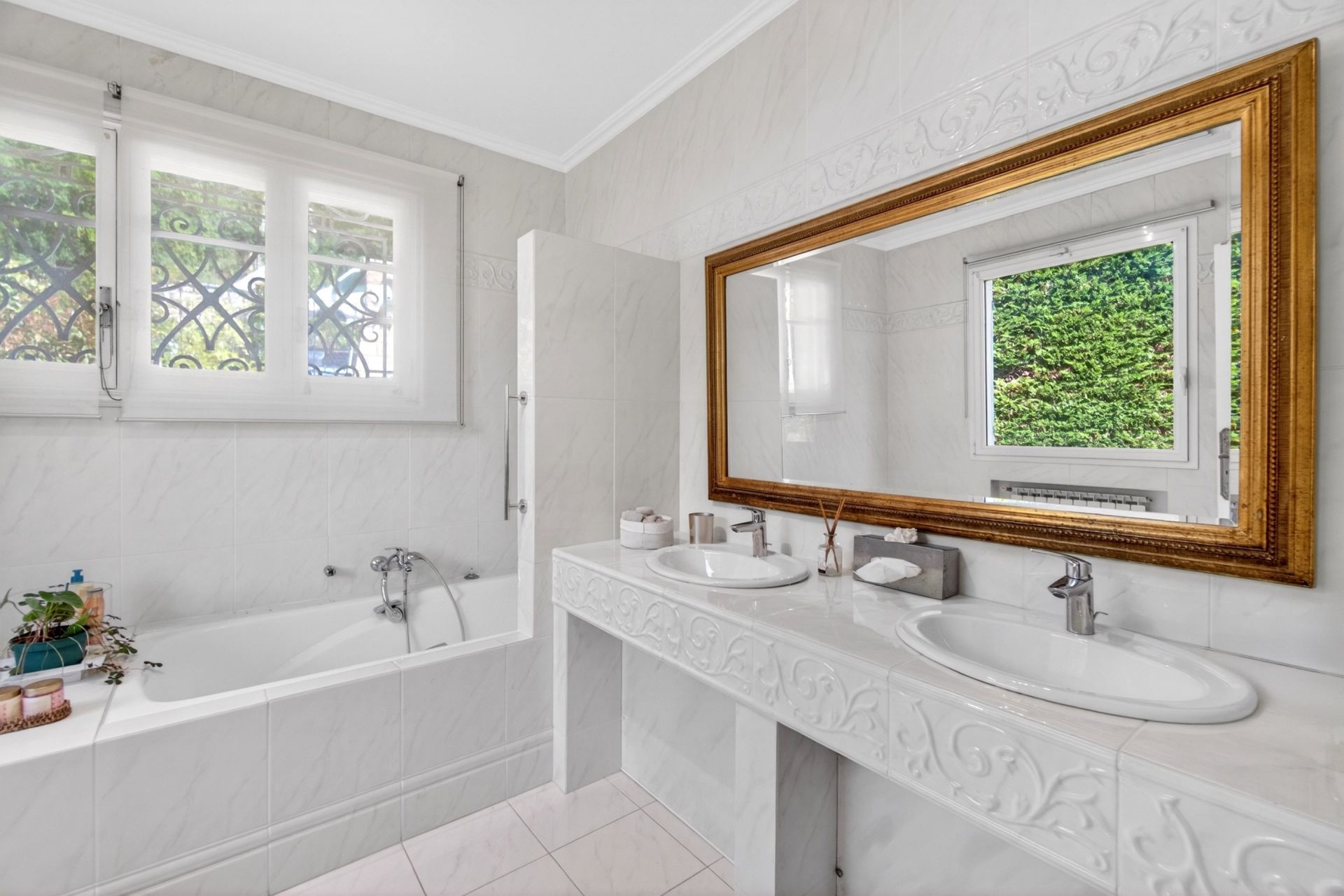 villa 6 Pièces en vente sur VALLAURIS (06220)