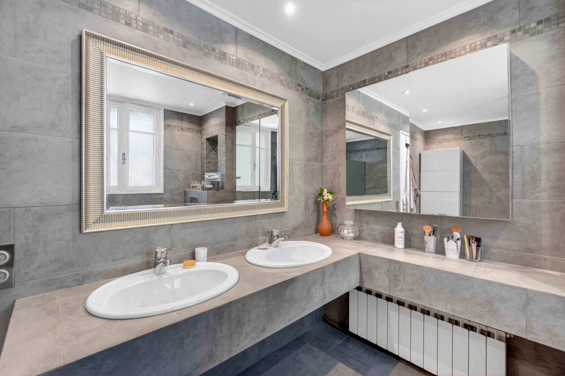 villa 6 Pièces en vente sur VALLAURIS (06220)