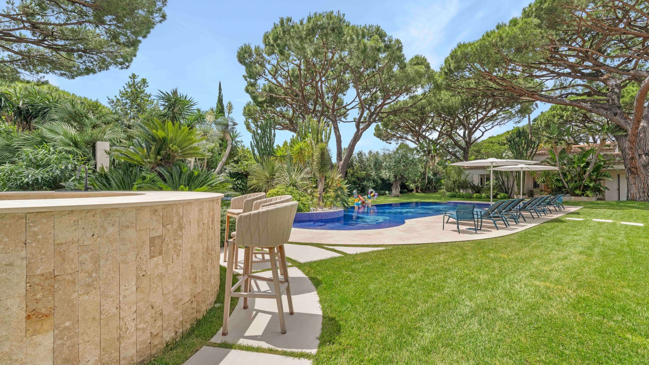 villa 9 Pièces en vente sur ST TROPEZ (83990)
