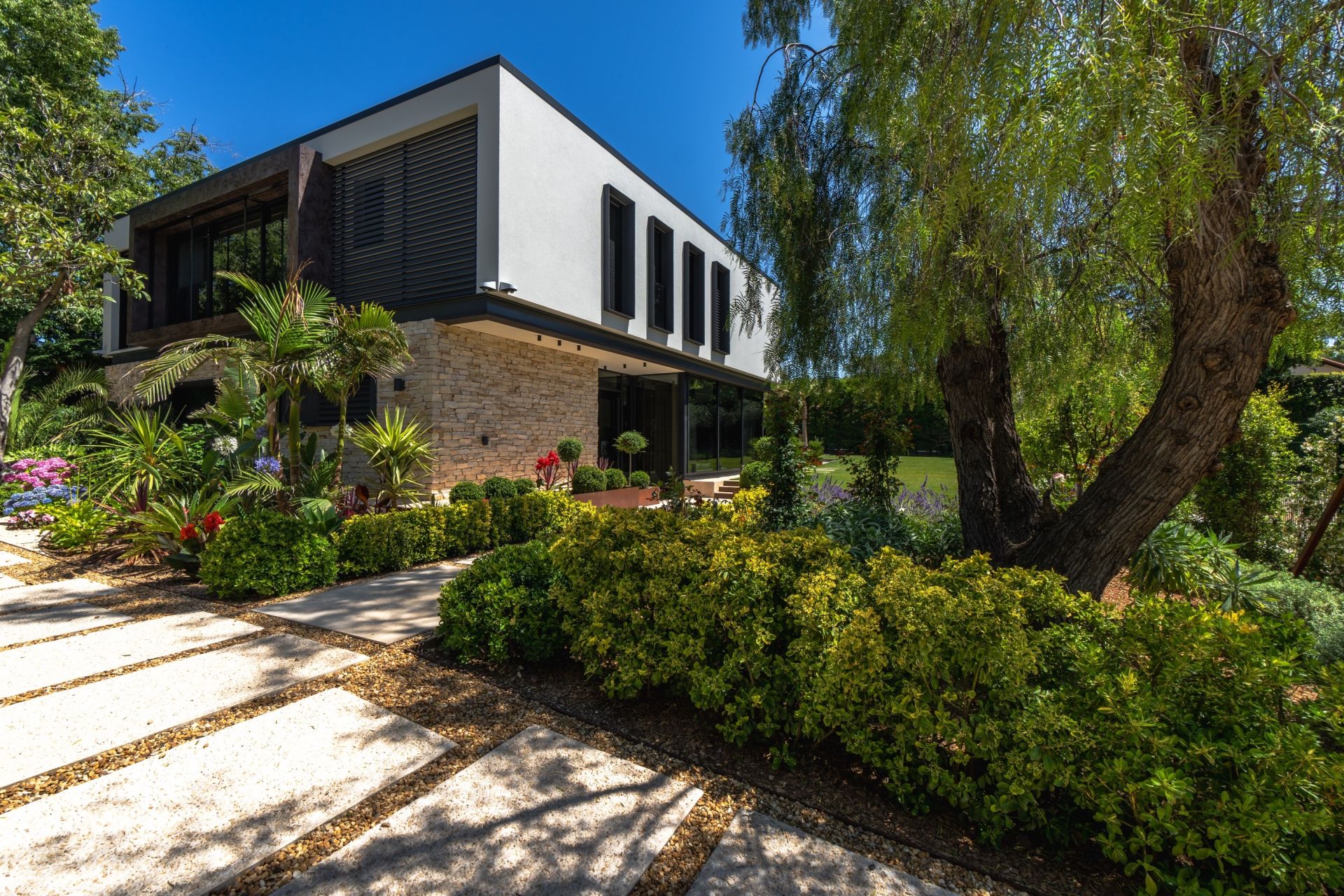 maison contemporaine 8 Pièces en vente sur CAP D ANTIBES (06160)