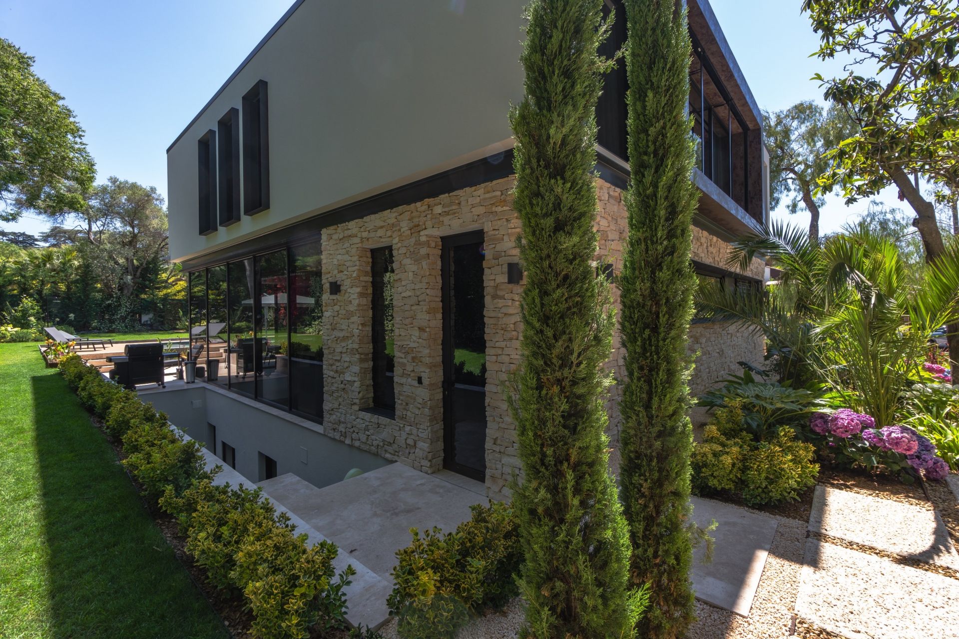 maison contemporaine 8 Pièces en vente sur CAP D ANTIBES (06160)