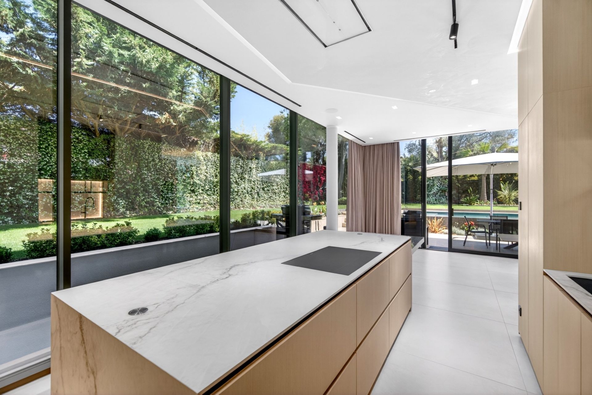 maison contemporaine 8 Pièces en vente sur CAP D ANTIBES (06160)