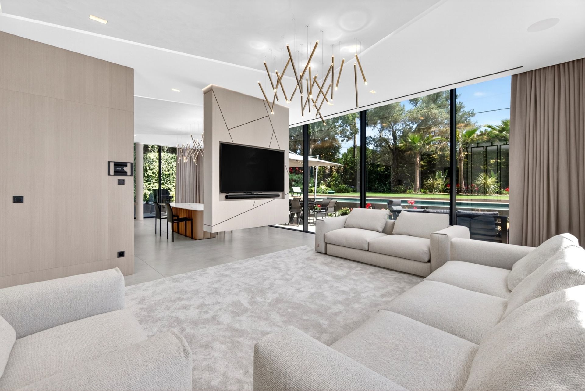 maison contemporaine 8 Pièces en vente sur CAP D ANTIBES (06160)