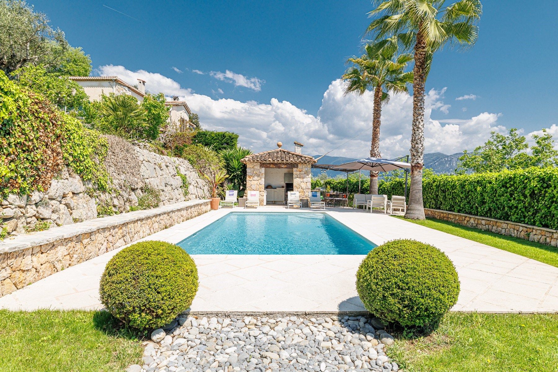 villa 5 Pièces en vente sur GATTIERES (06510)