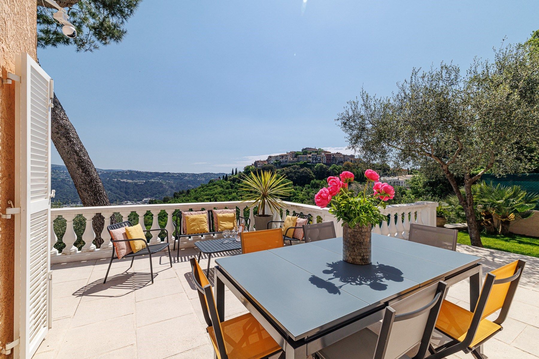 villa 5 Pièces en vente sur GATTIERES (06510)