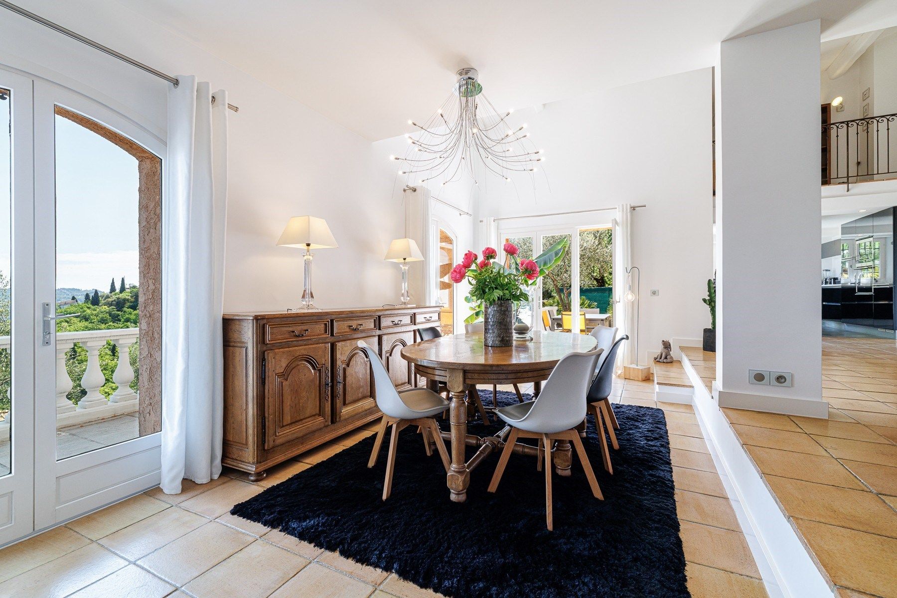 villa 5 Rooms for sale on GATTIERES (06510)