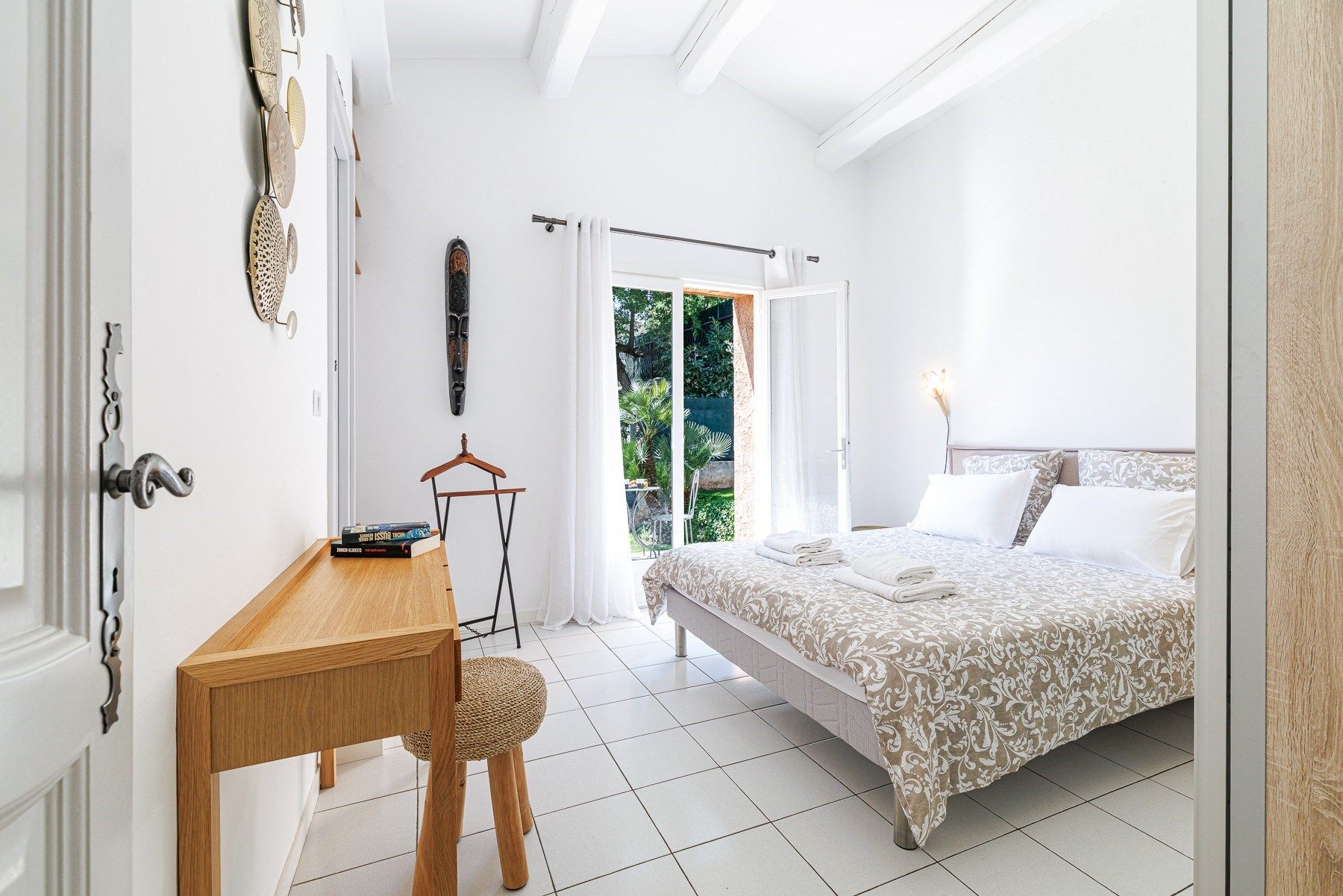 villa 5 Rooms for sale on GATTIERES (06510)