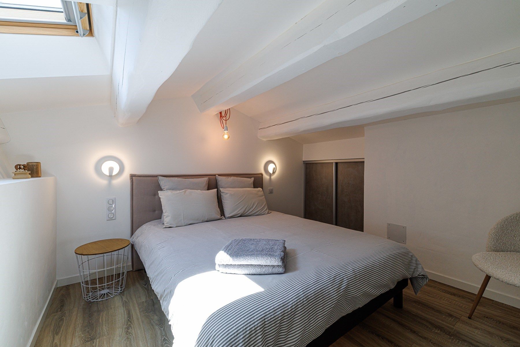 villa 5 Rooms for sale on GATTIERES (06510)
