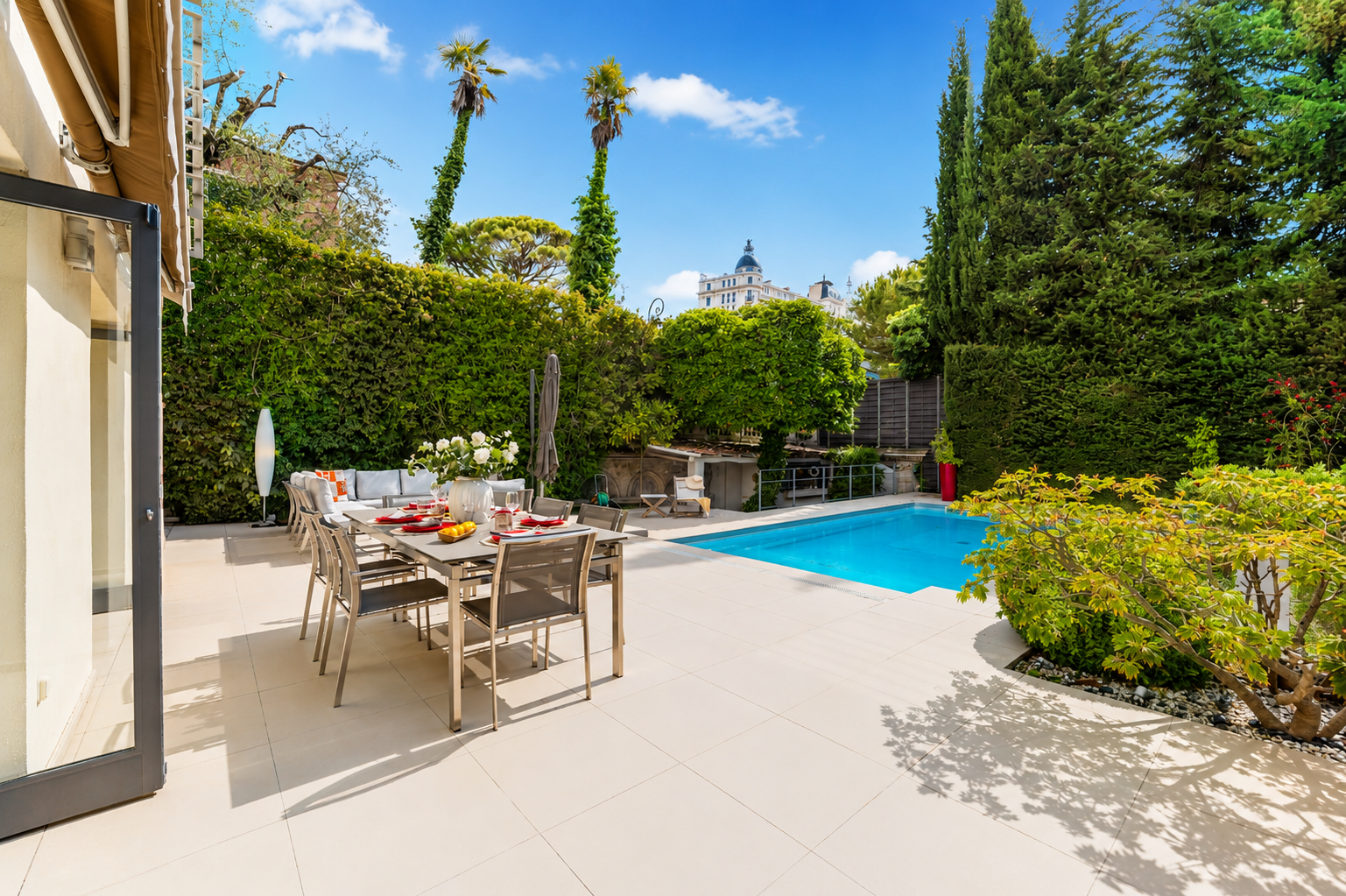 villa 5 Rooms for sale on NICE (06000)