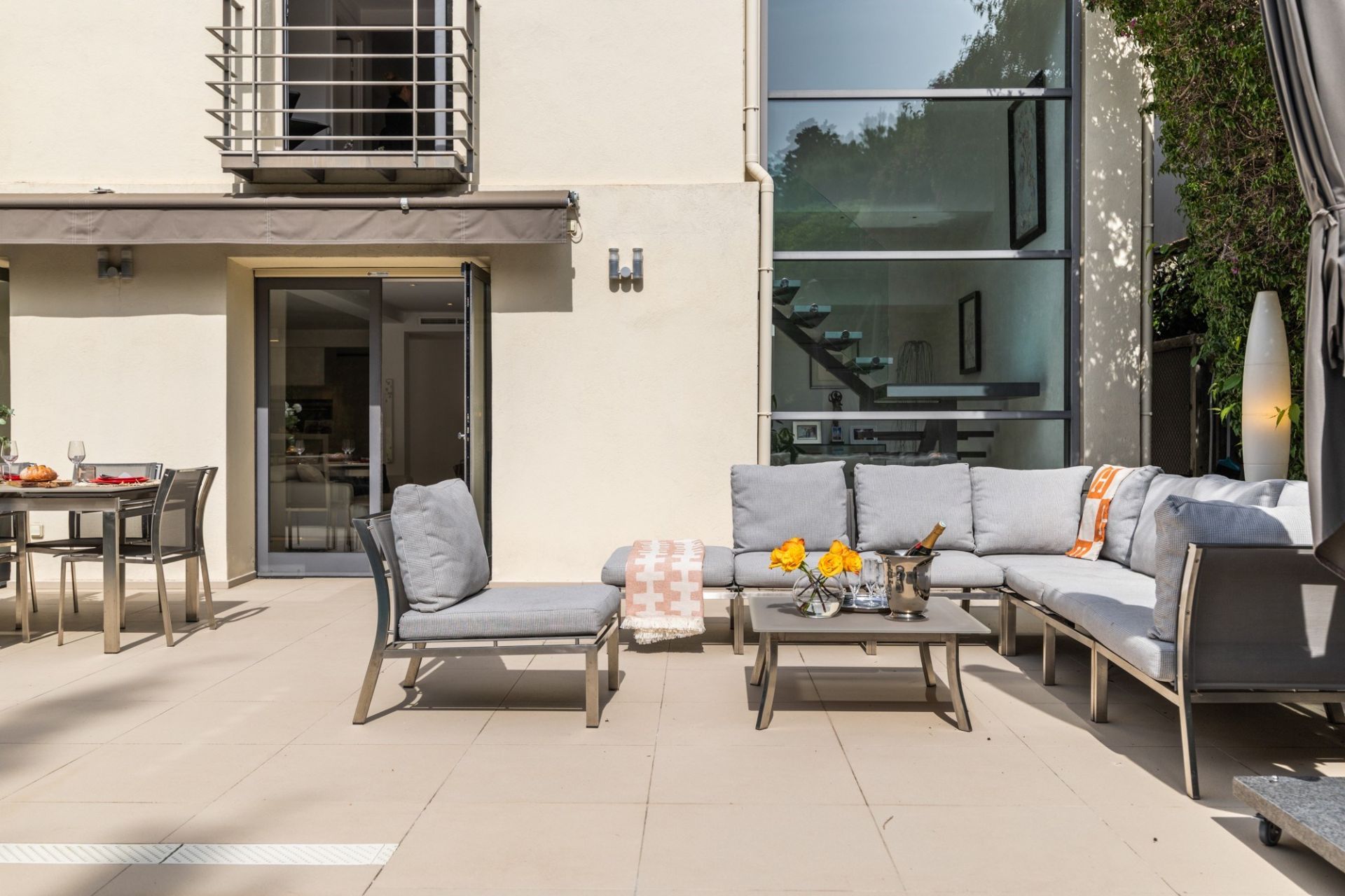 villa 5 Rooms for sale on NICE (06000)