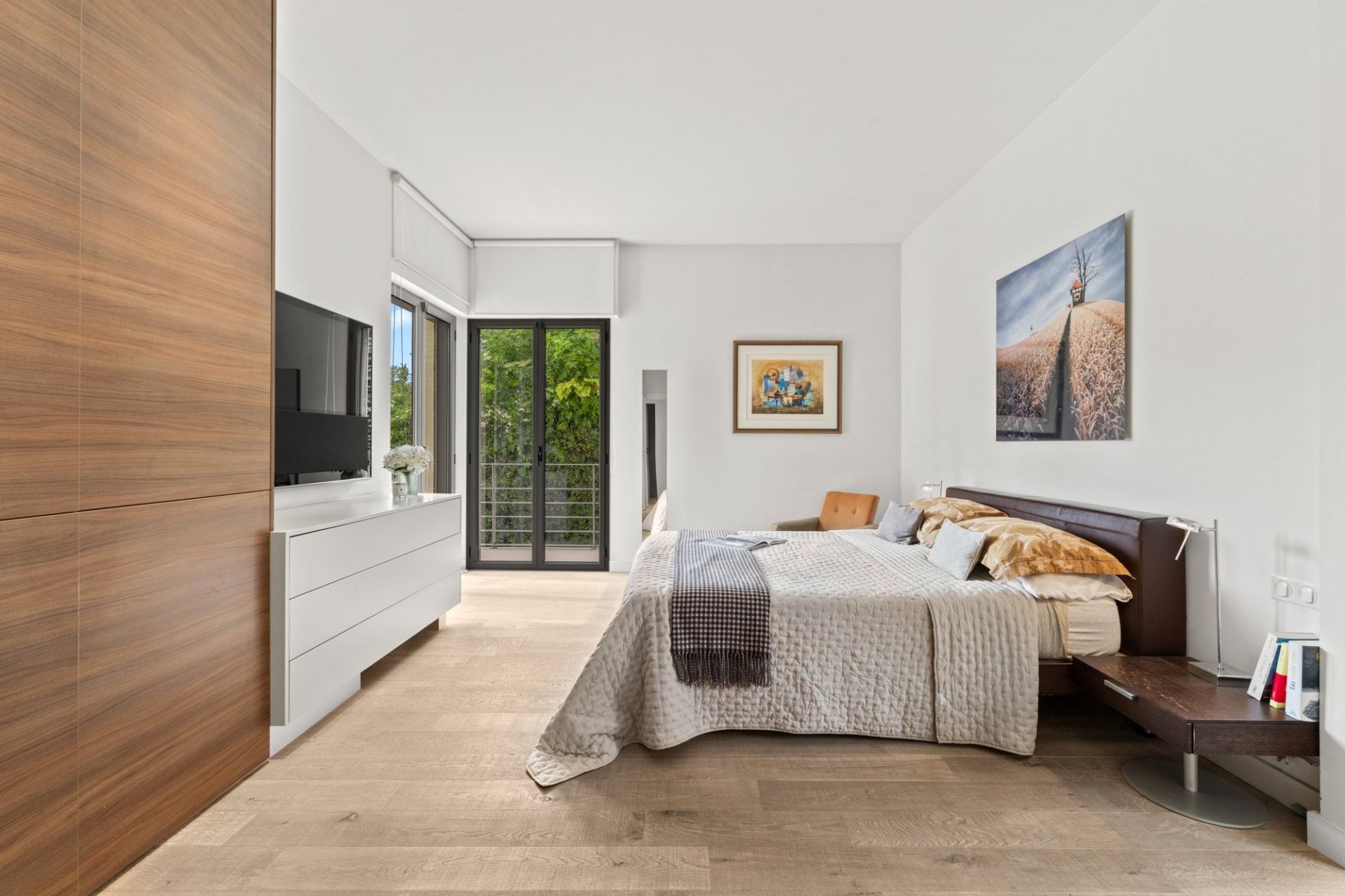 villa 5 Rooms for sale on NICE (06000)