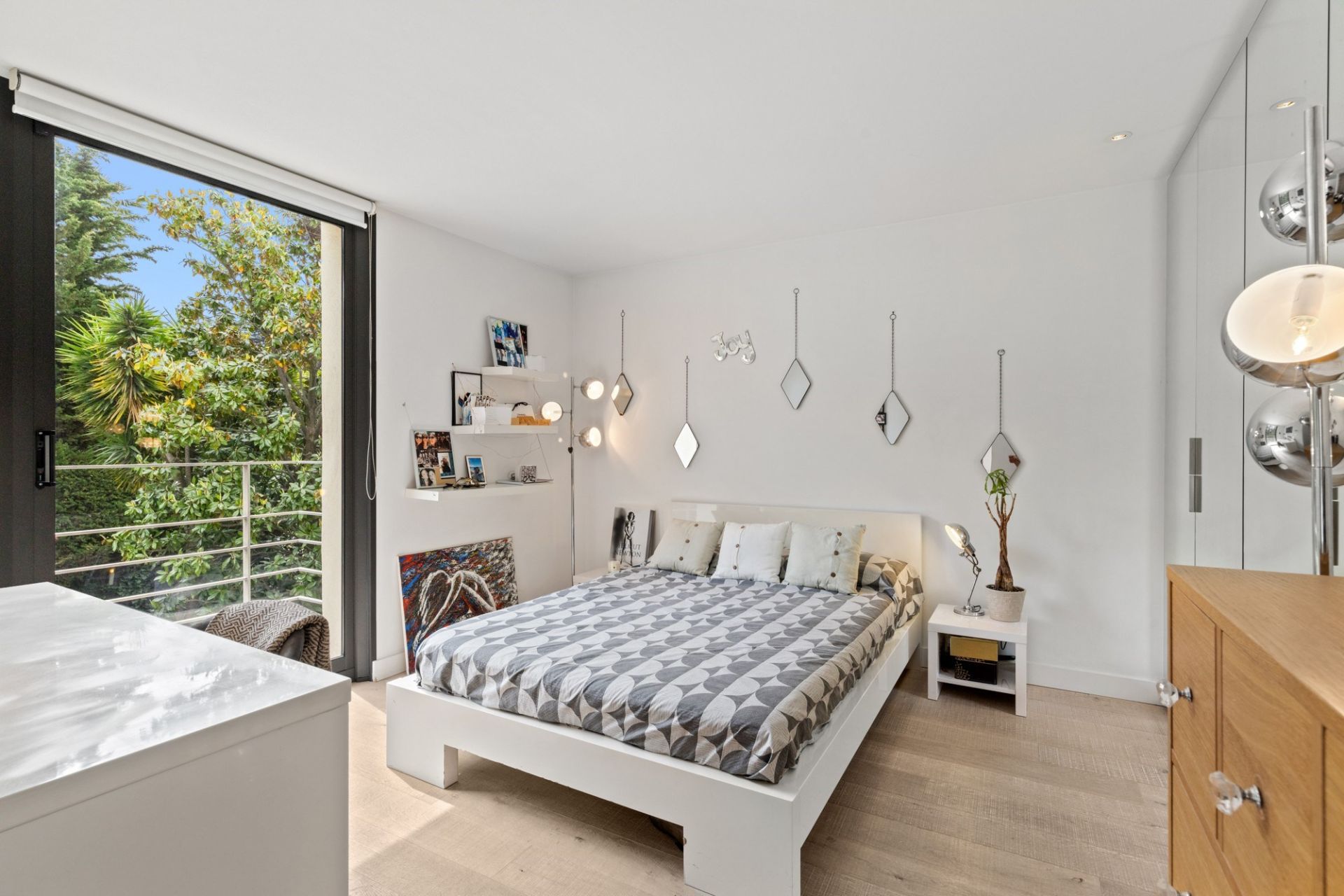 villa 5 Rooms for sale on NICE (06000)