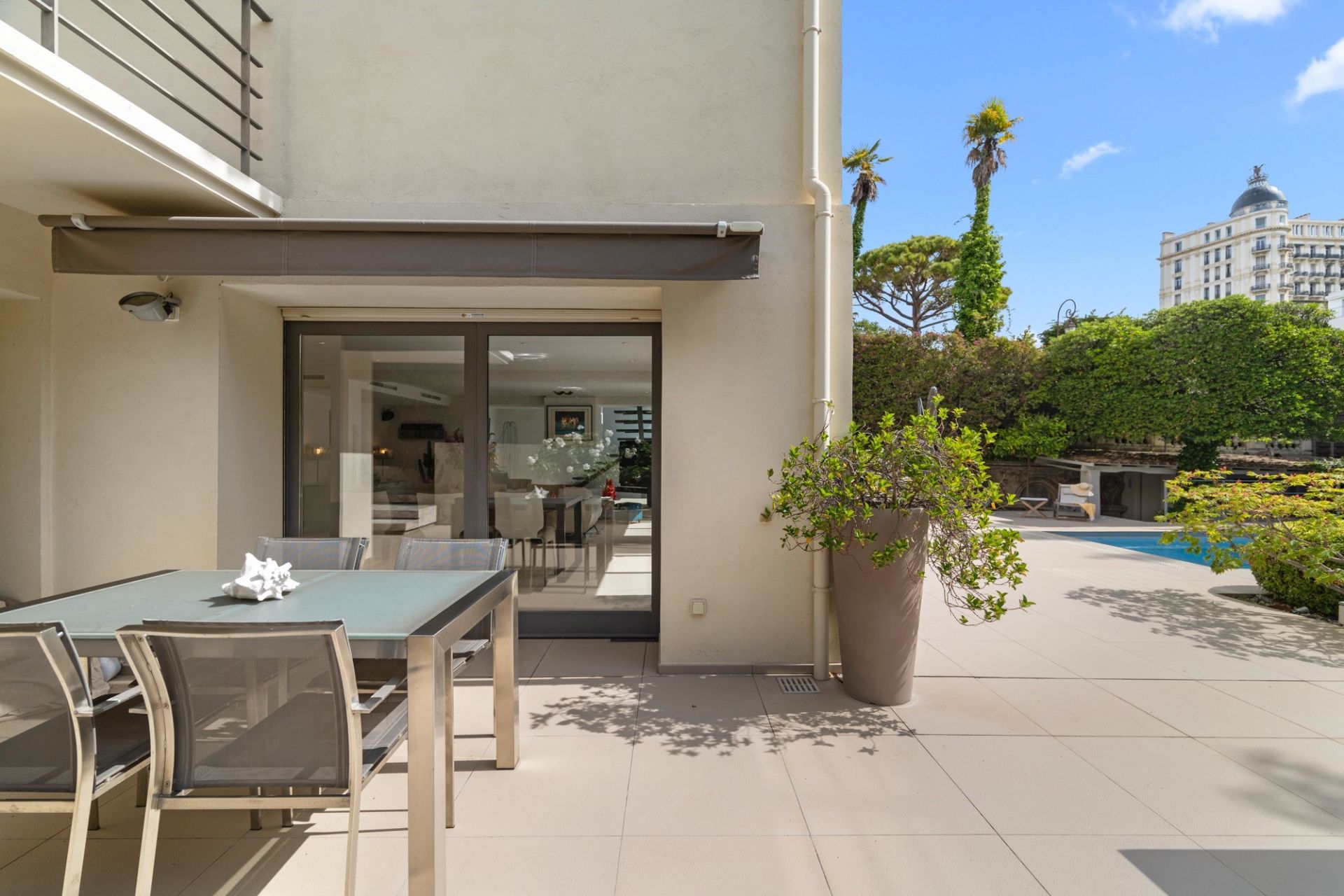 villa 5 Rooms for sale on NICE (06000)