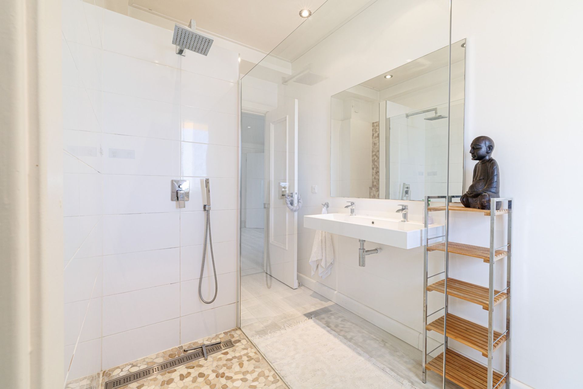 duplex 5 Rooms for sale on NICE (06200)