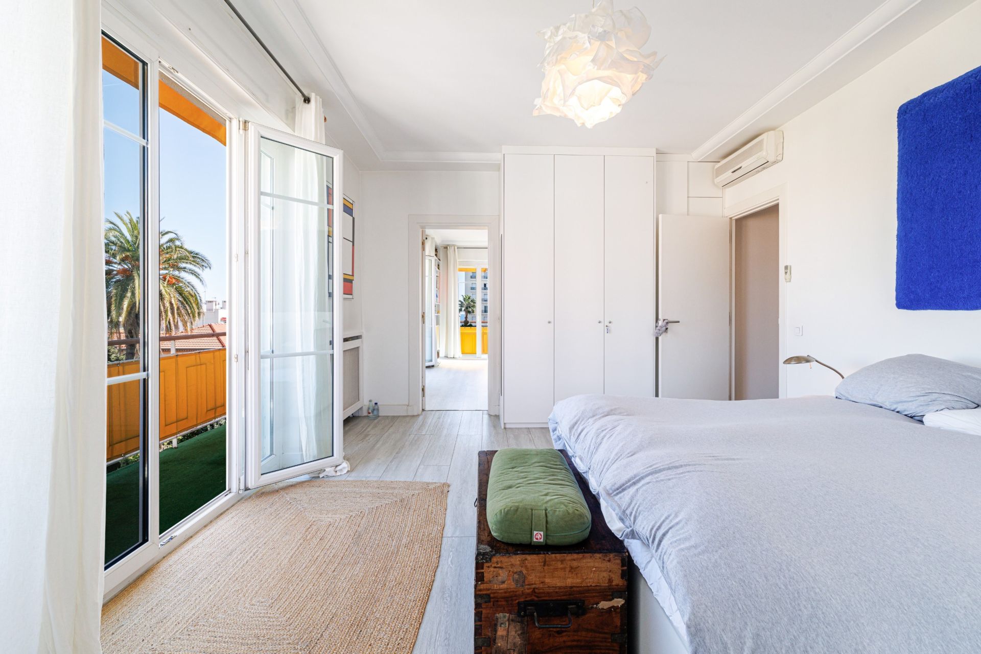 duplex 5 Rooms for sale on NICE (06200)