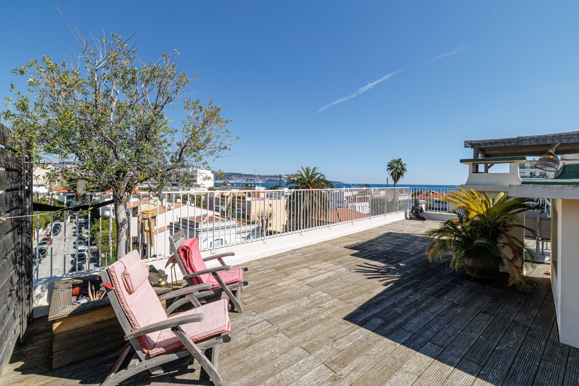duplex 5 Rooms for sale on NICE (06200)