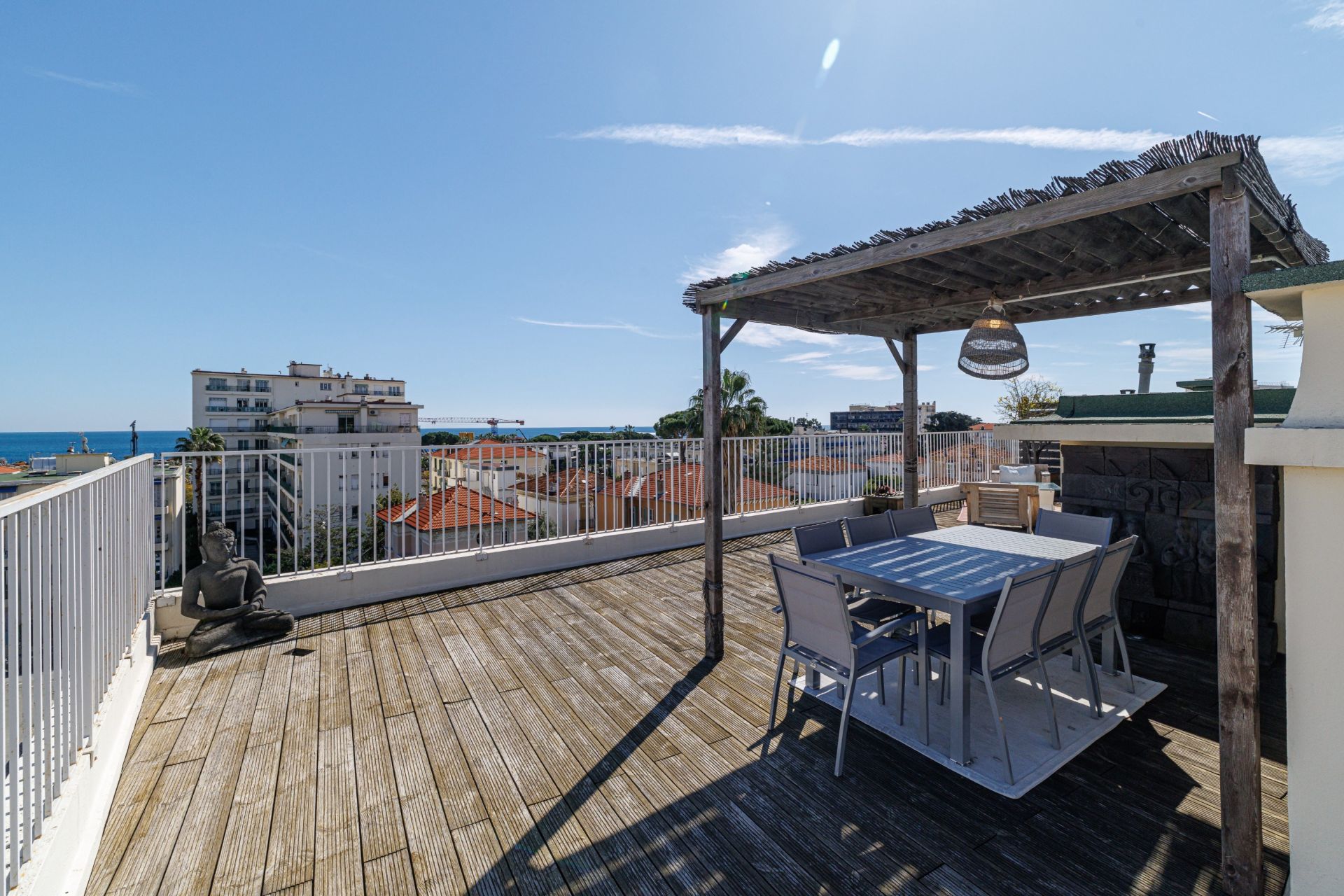 duplex 5 Rooms for sale on NICE (06200)