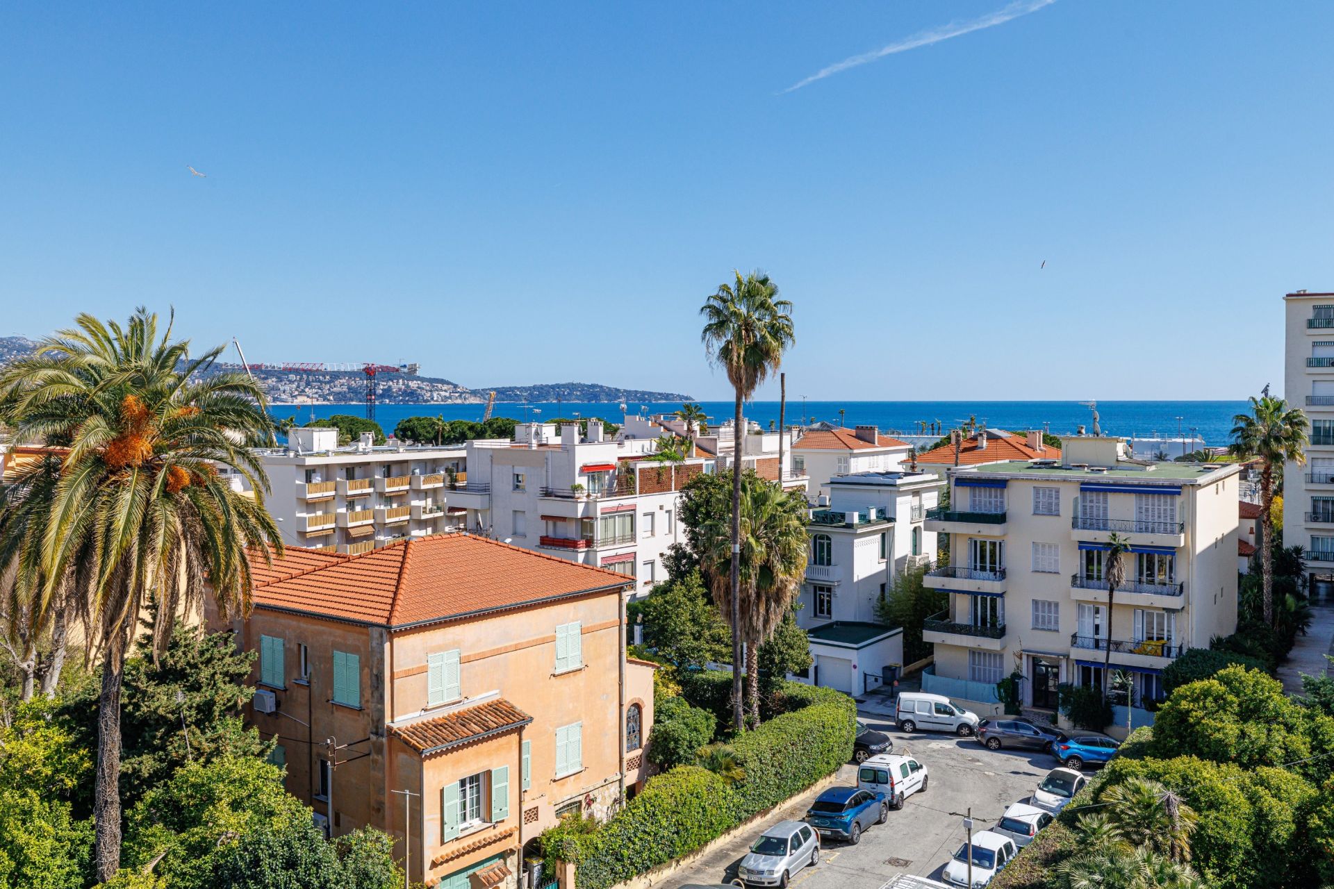 duplex 5 Rooms for sale on NICE (06200)