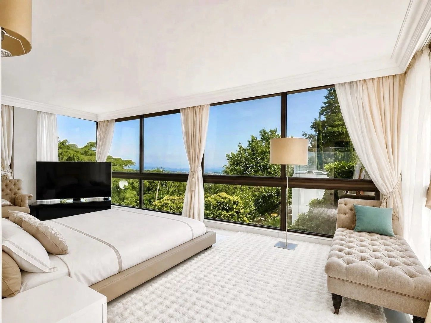 contemporary house 7 Rooms for sale on VALLAURIS (06220)