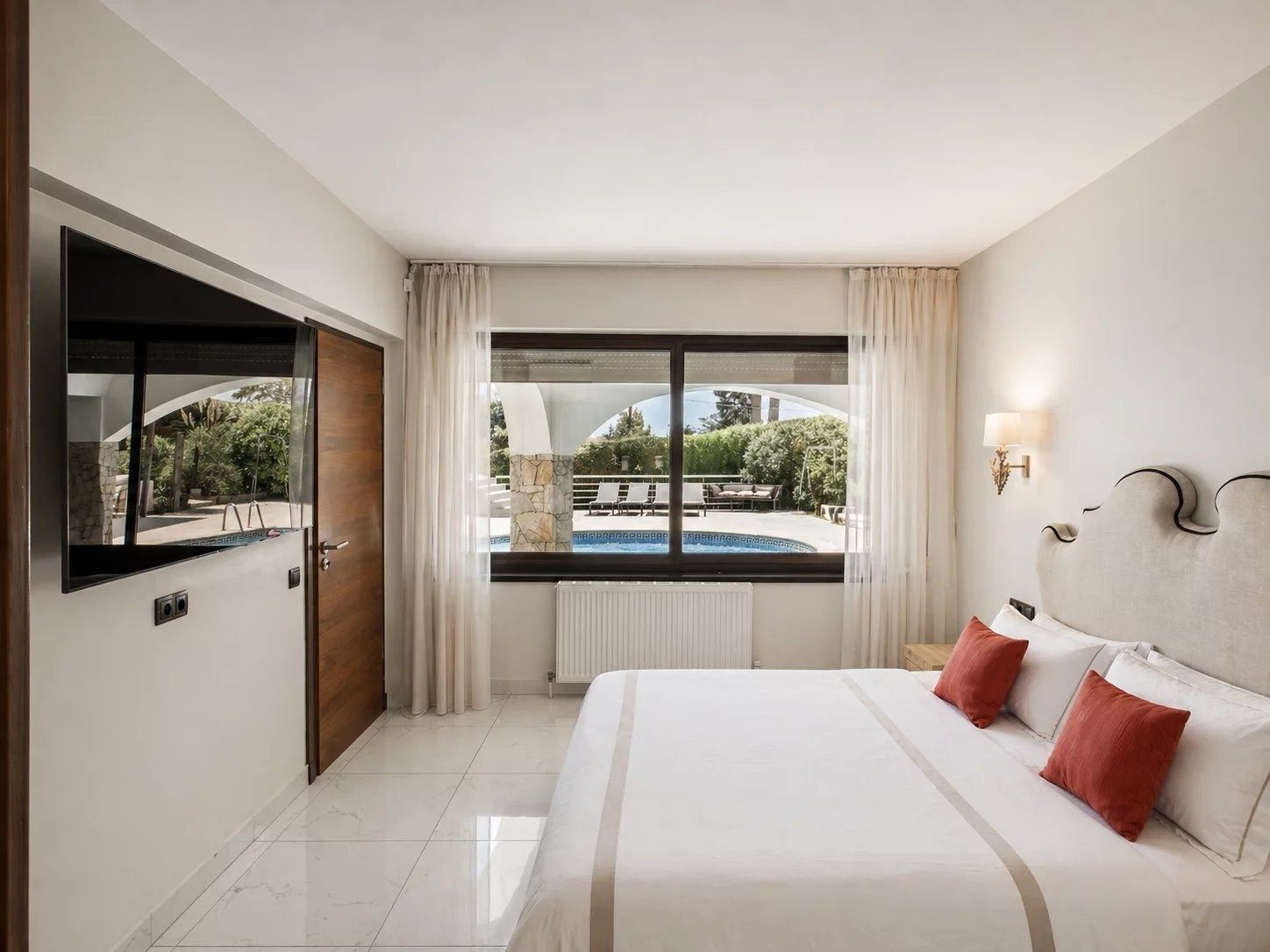 contemporary house 7 Rooms for sale on VALLAURIS (06220)