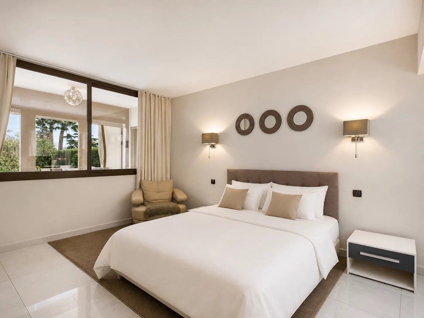 contemporary house 7 Rooms for sale on VALLAURIS (06220)
