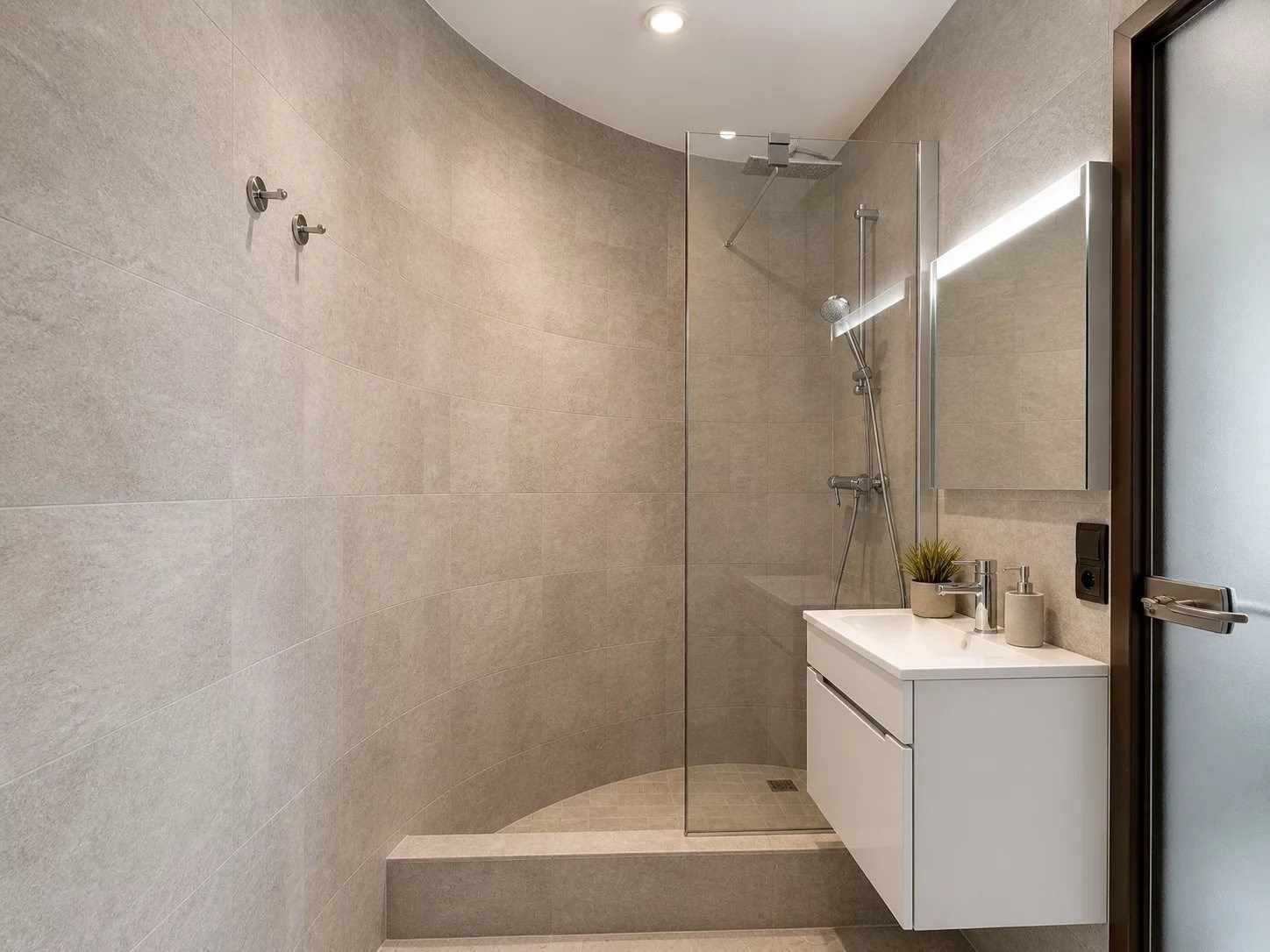 contemporary house 7 Rooms for sale on VALLAURIS (06220)
