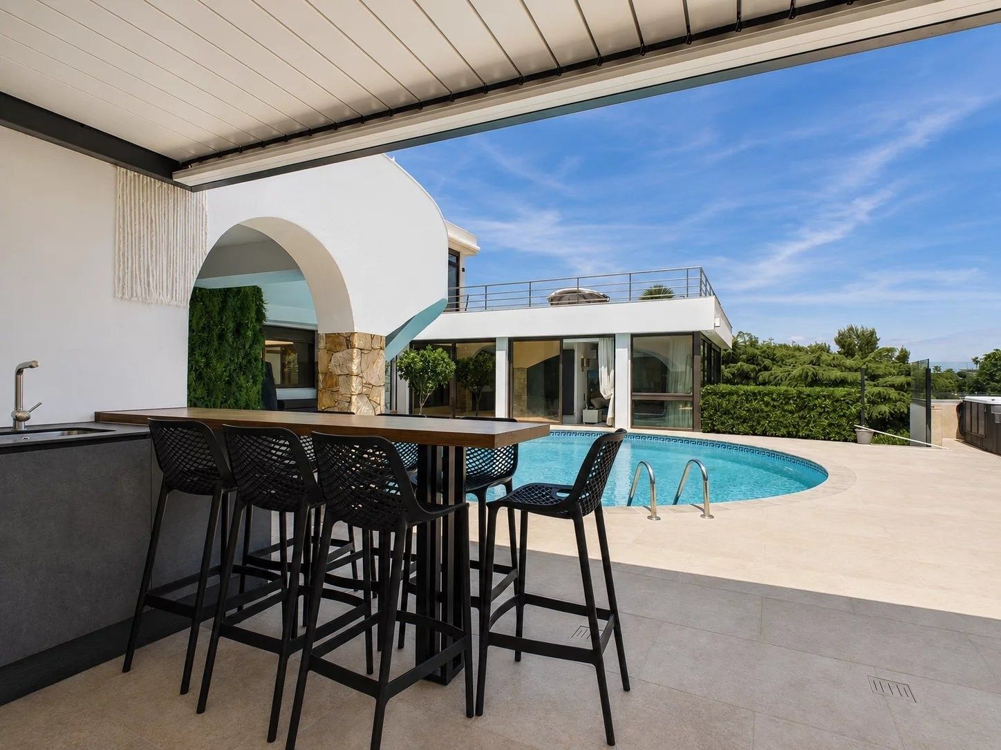 contemporary house 7 Rooms for sale on VALLAURIS (06220)
