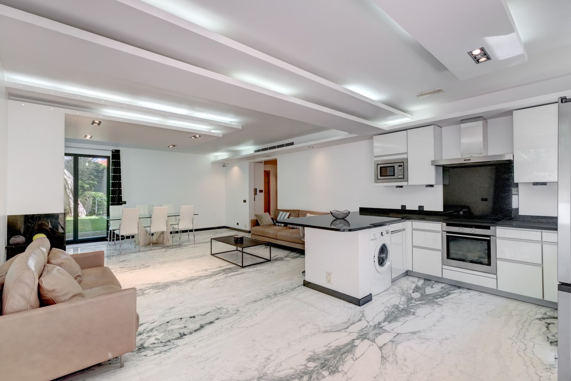 apartment 4 Rooms for sale on CAP D ANTIBES (06160)