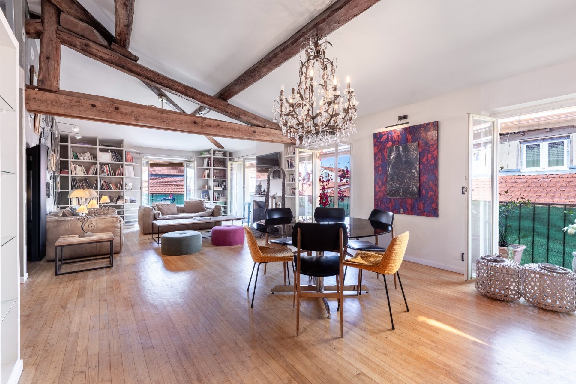 apartment 5 Rooms for sale on NICE (06000)