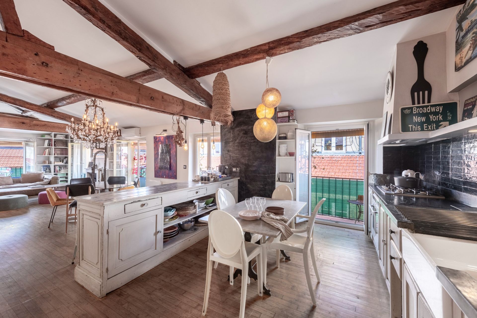 apartment 5 Rooms for sale on NICE (06000)