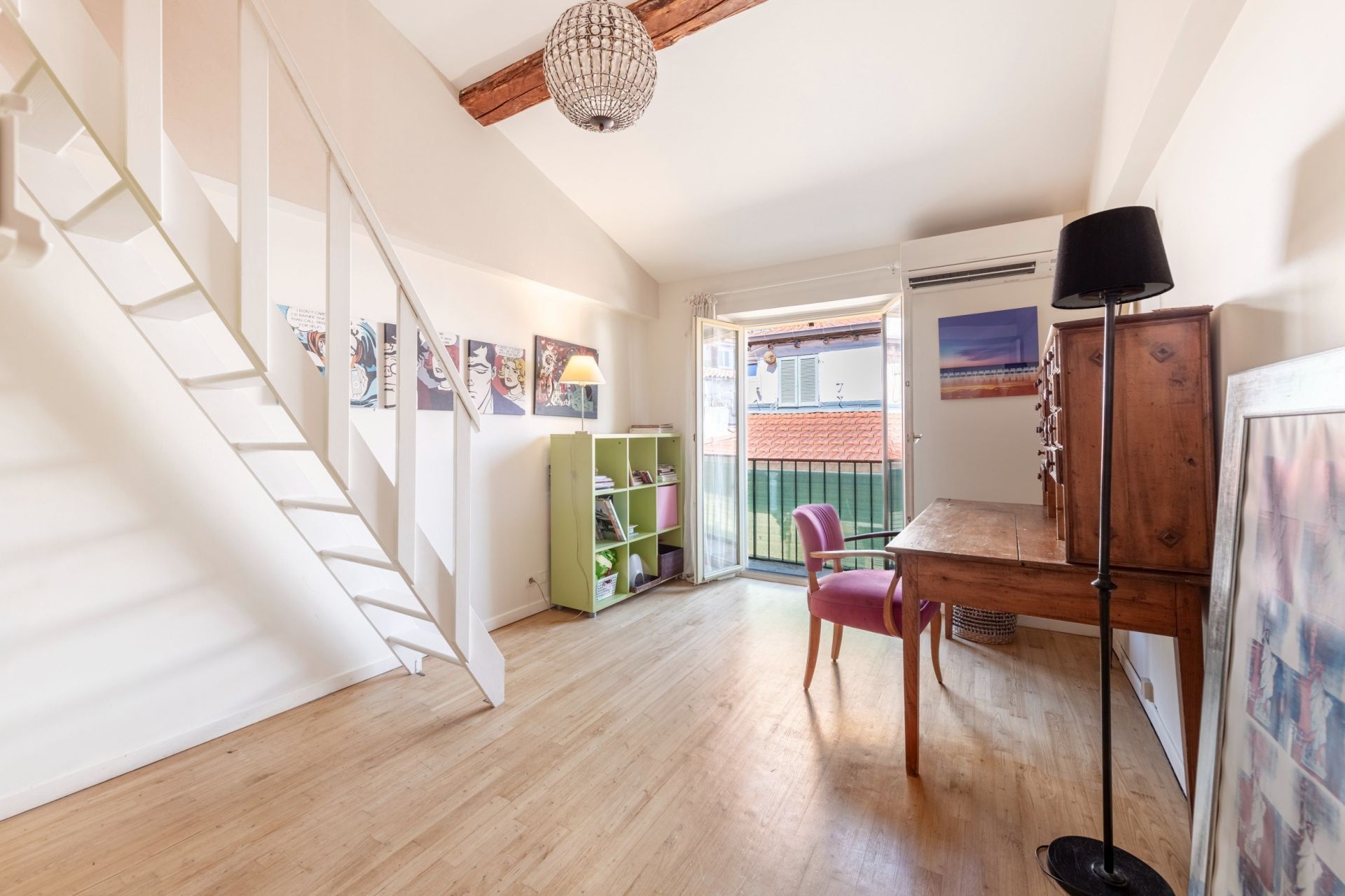 apartment 5 Rooms for sale on NICE (06000)