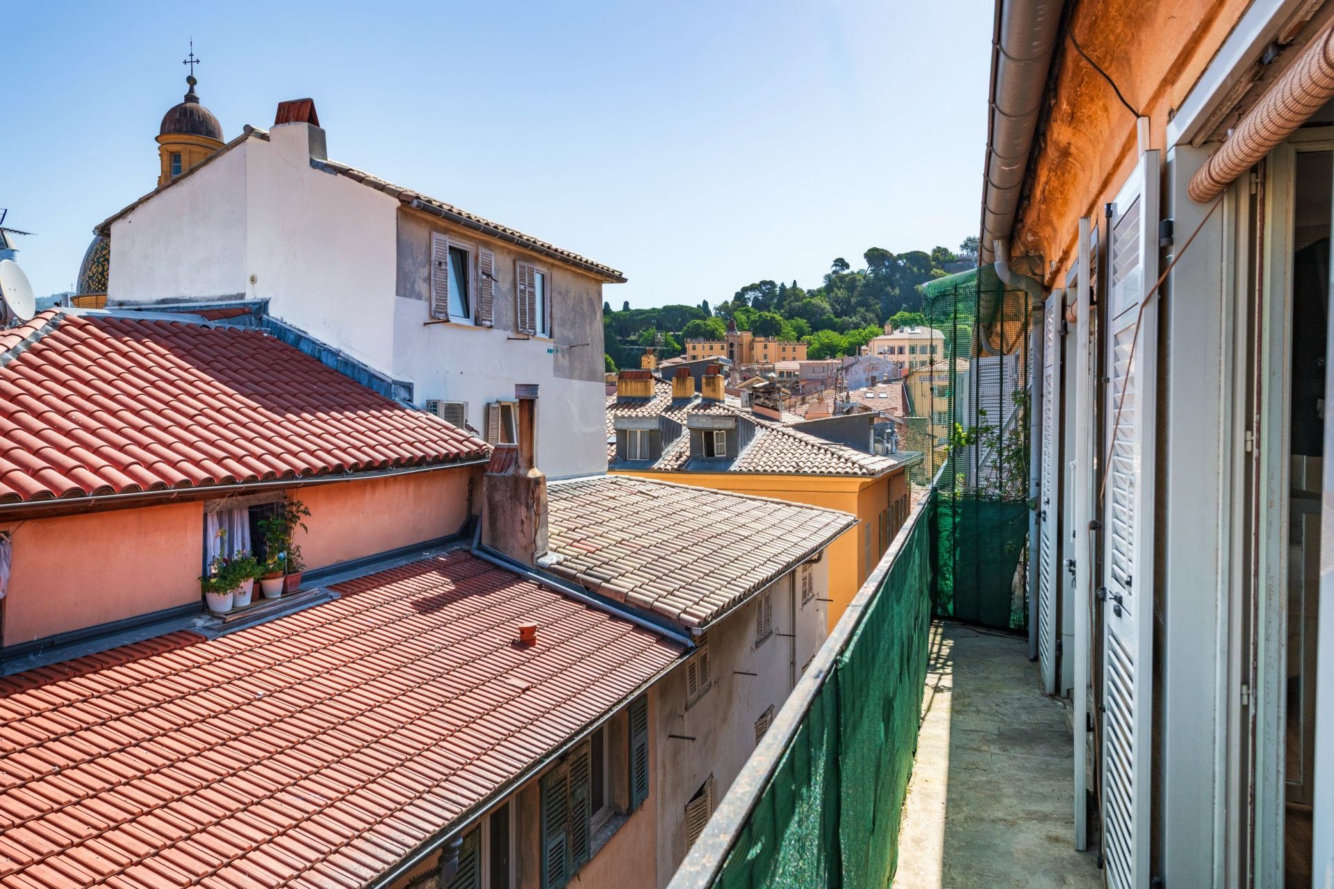 apartment 5 Rooms for sale on NICE (06000)
