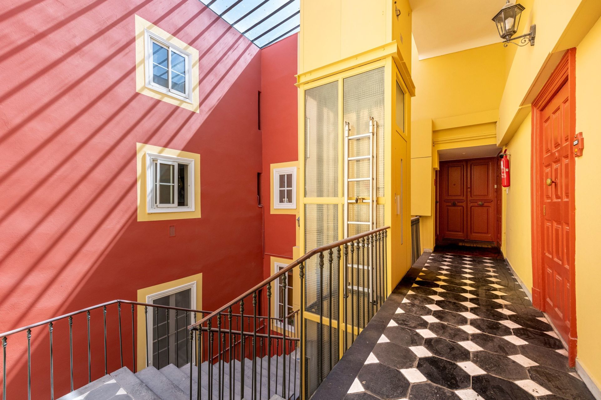 apartment 5 Rooms for sale on NICE (06000)