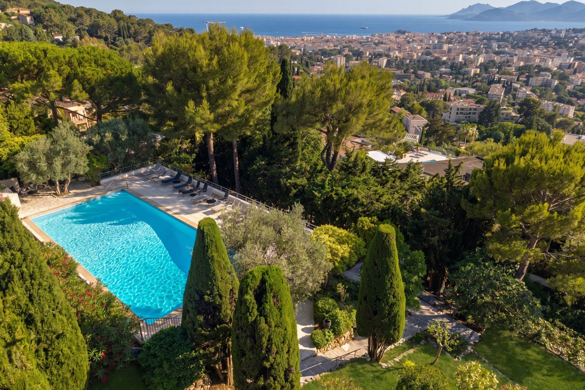 apartment 3 Rooms for sale on LE CANNET (06110)