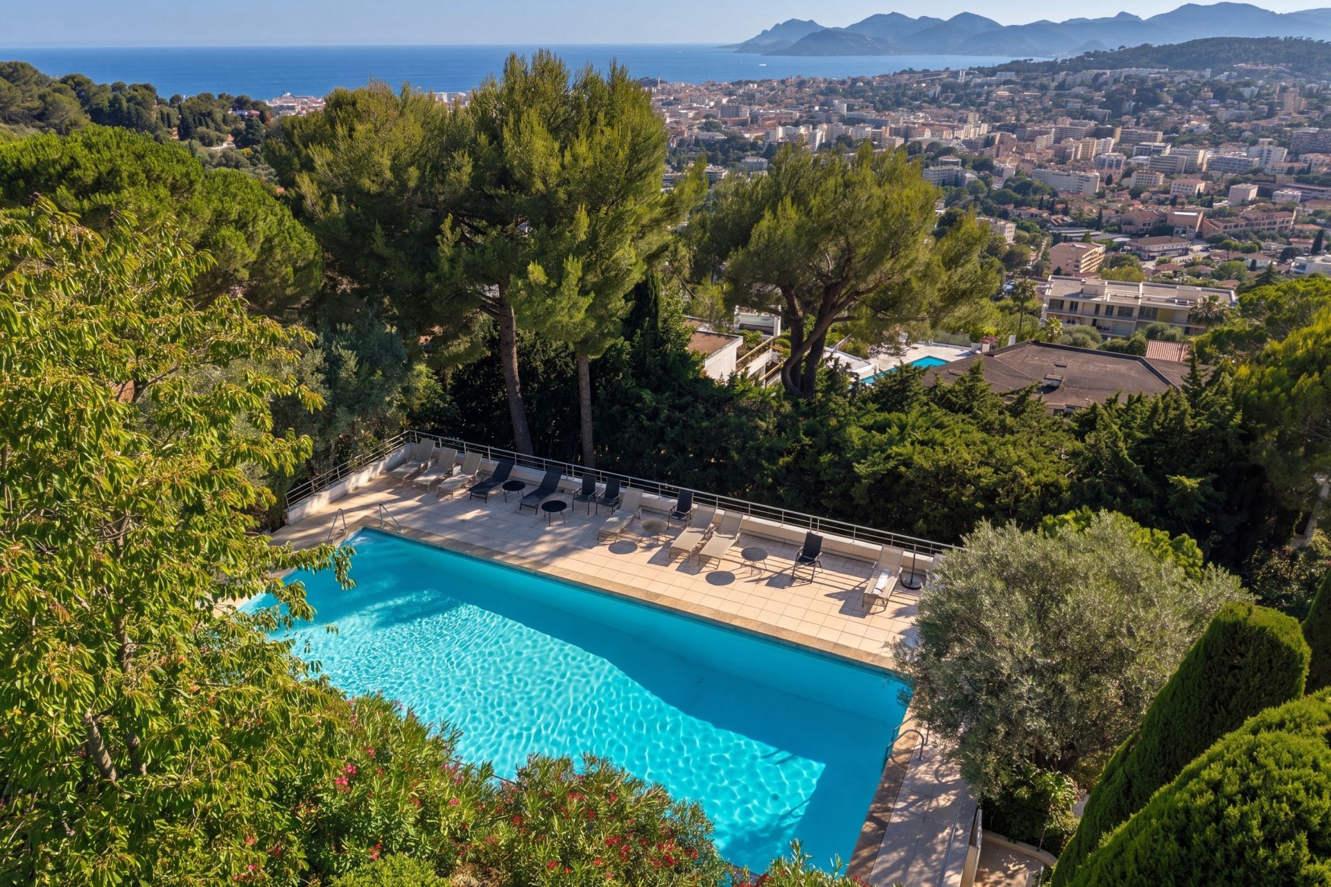 apartment 3 Rooms for sale on LE CANNET (06110)