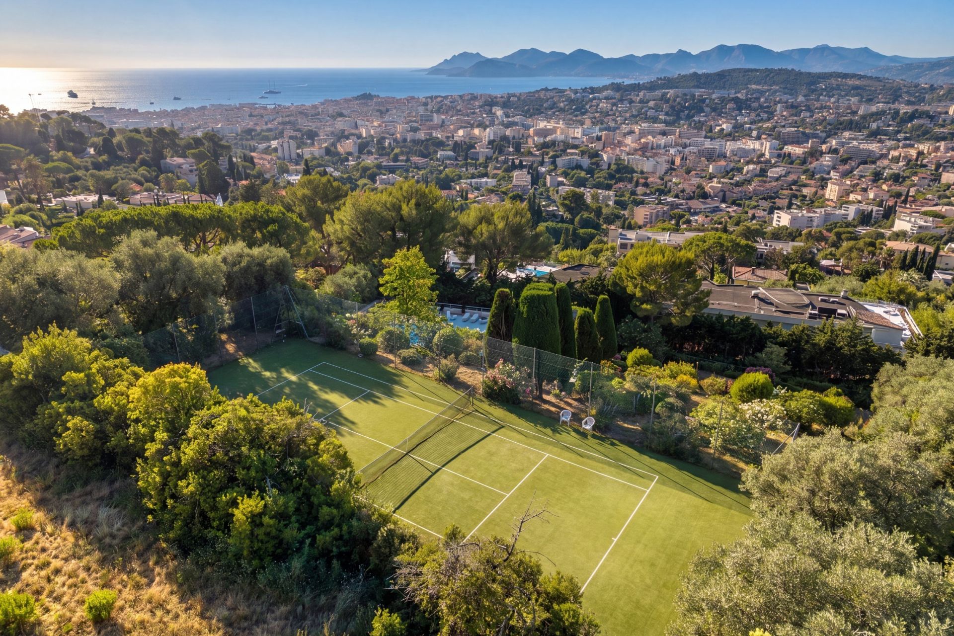 apartment 3 Rooms for sale on LE CANNET (06110)