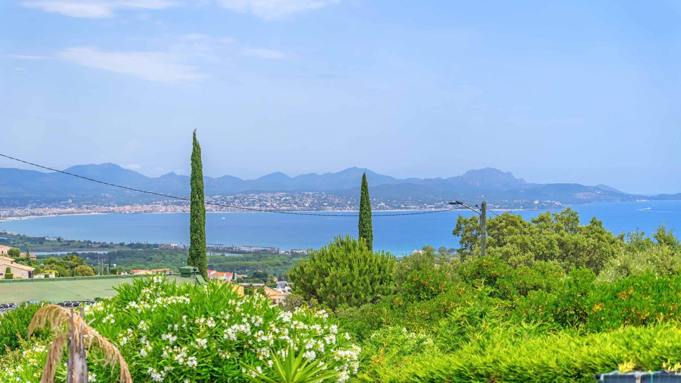 provencal house 8 Rooms for sale on ST AYGULF (83370)