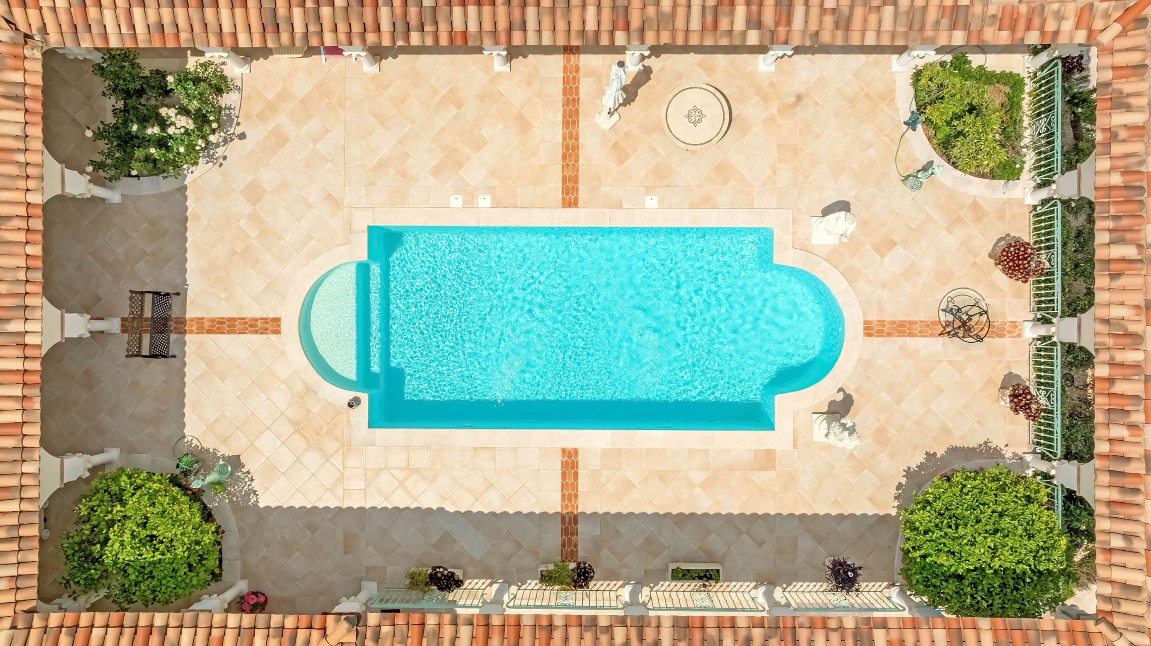 provencal house 8 Rooms for sale on ST AYGULF (83370)