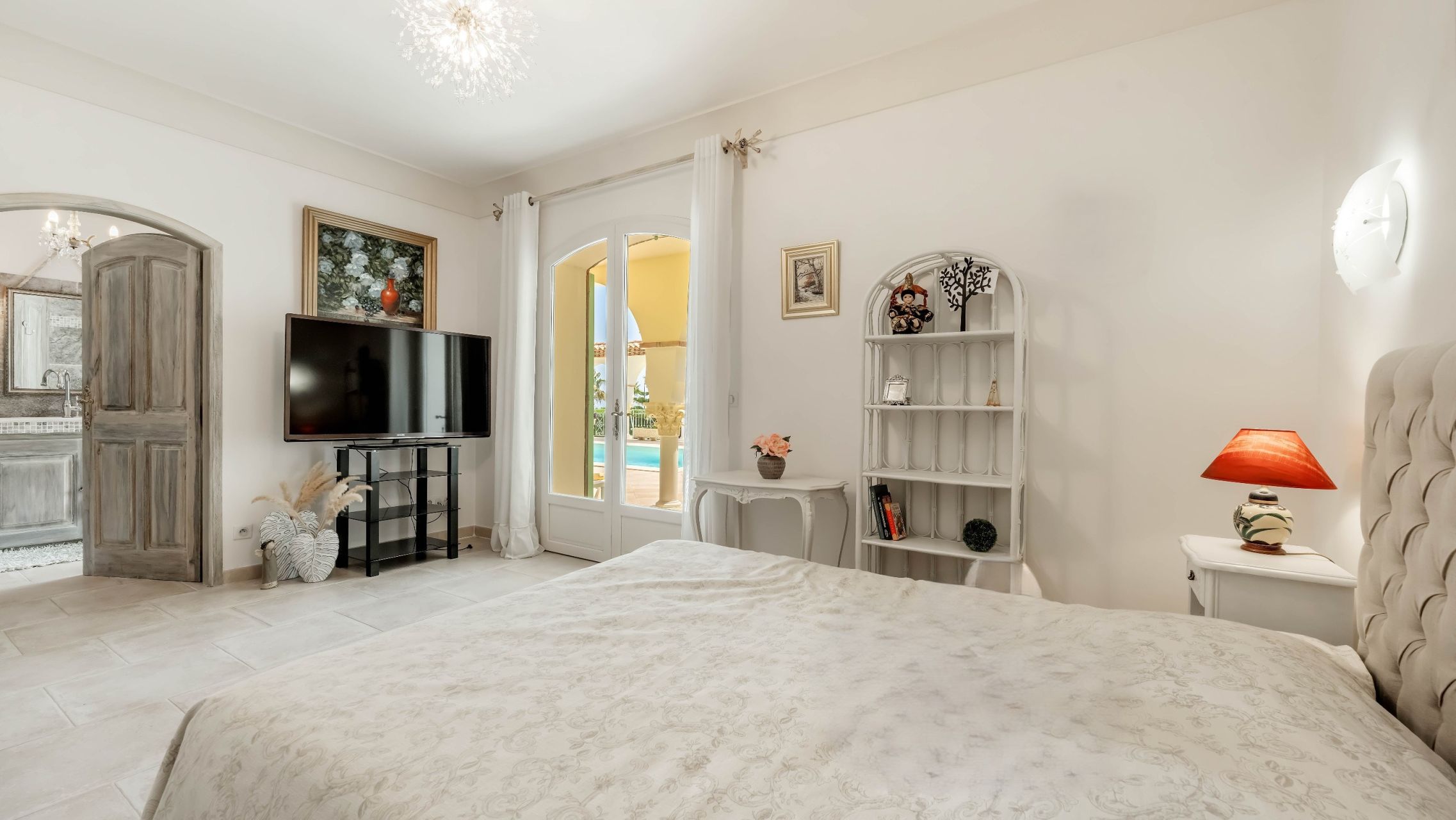 provencal house 8 Rooms for sale on ST AYGULF (83370)