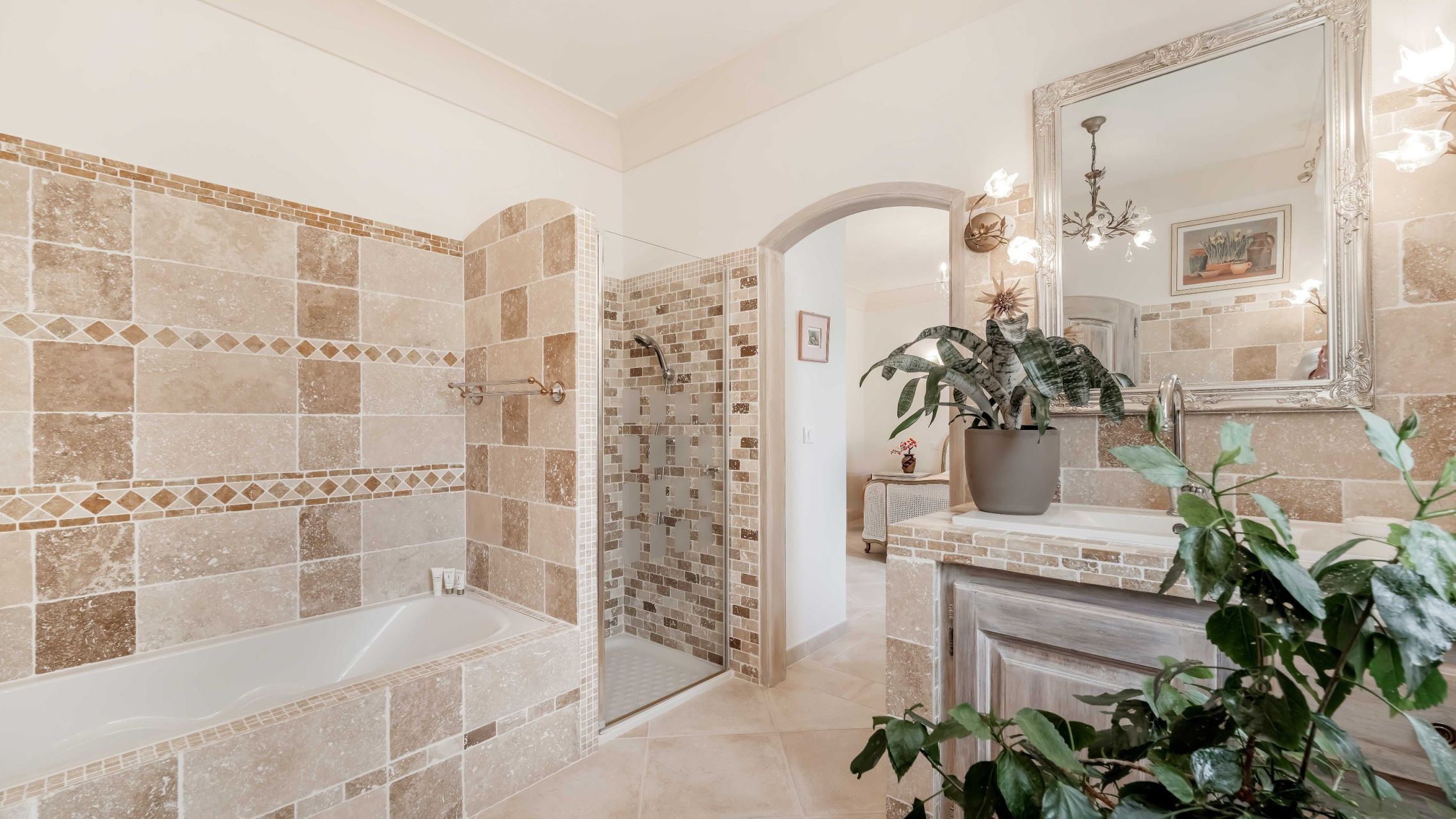 provencal house 8 Rooms for sale on ST AYGULF (83370)
